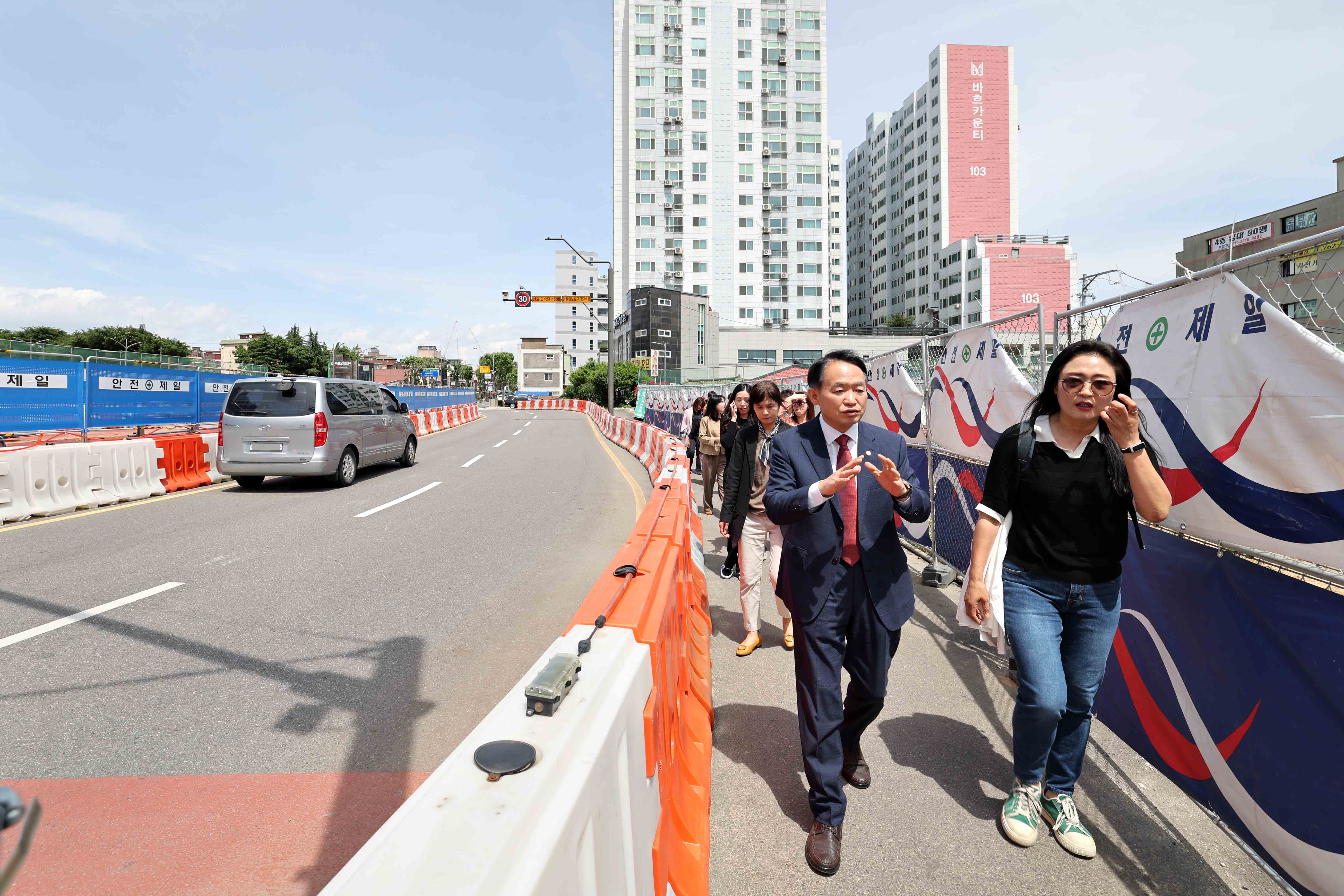 20240527_어린이_통학로_민관합동_현장점검_및_간담회_송림초_창영초2.jpg 이미지
