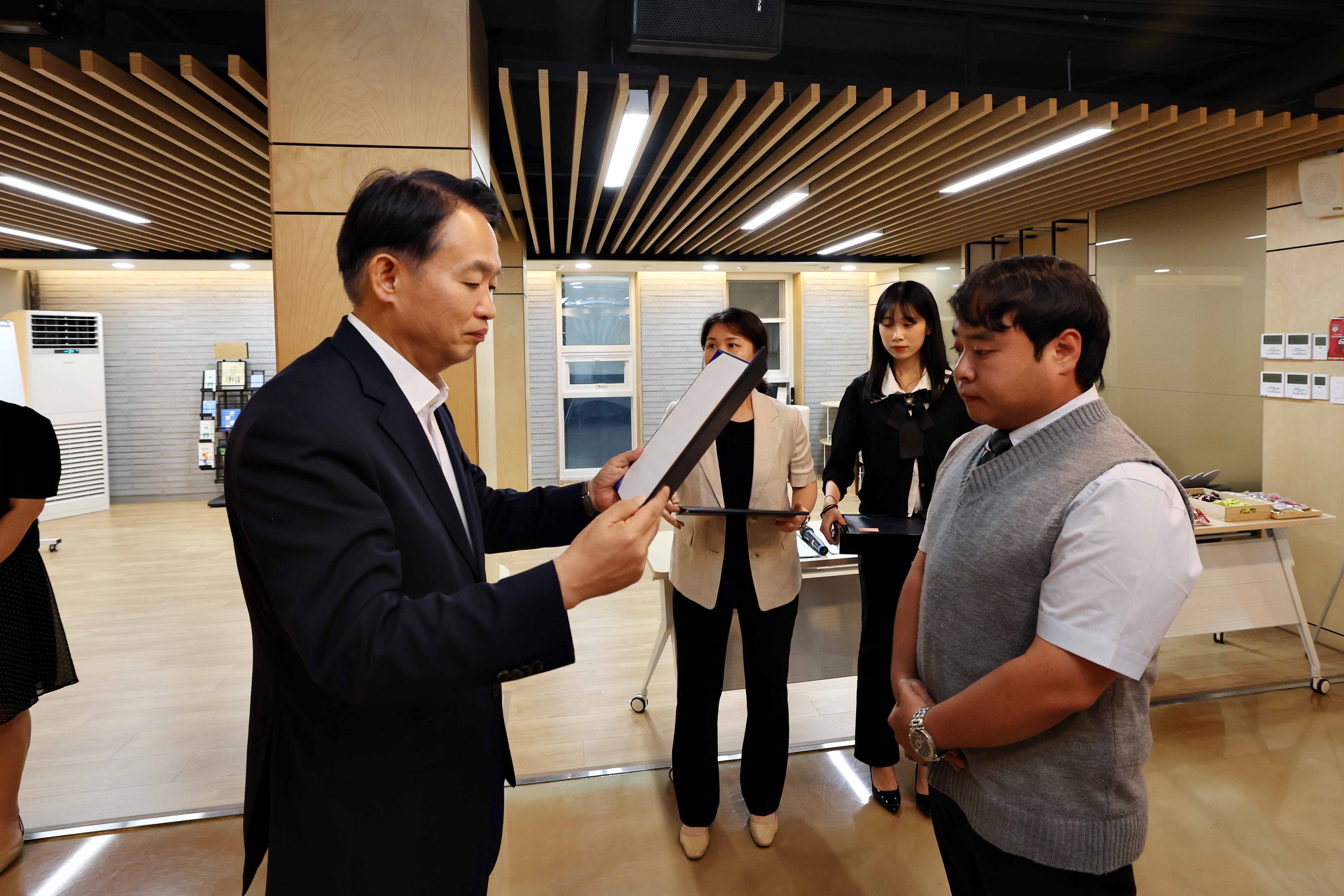 20240702_제3기_동구_청년정책네트워크_위촉식7.jpg 이미지