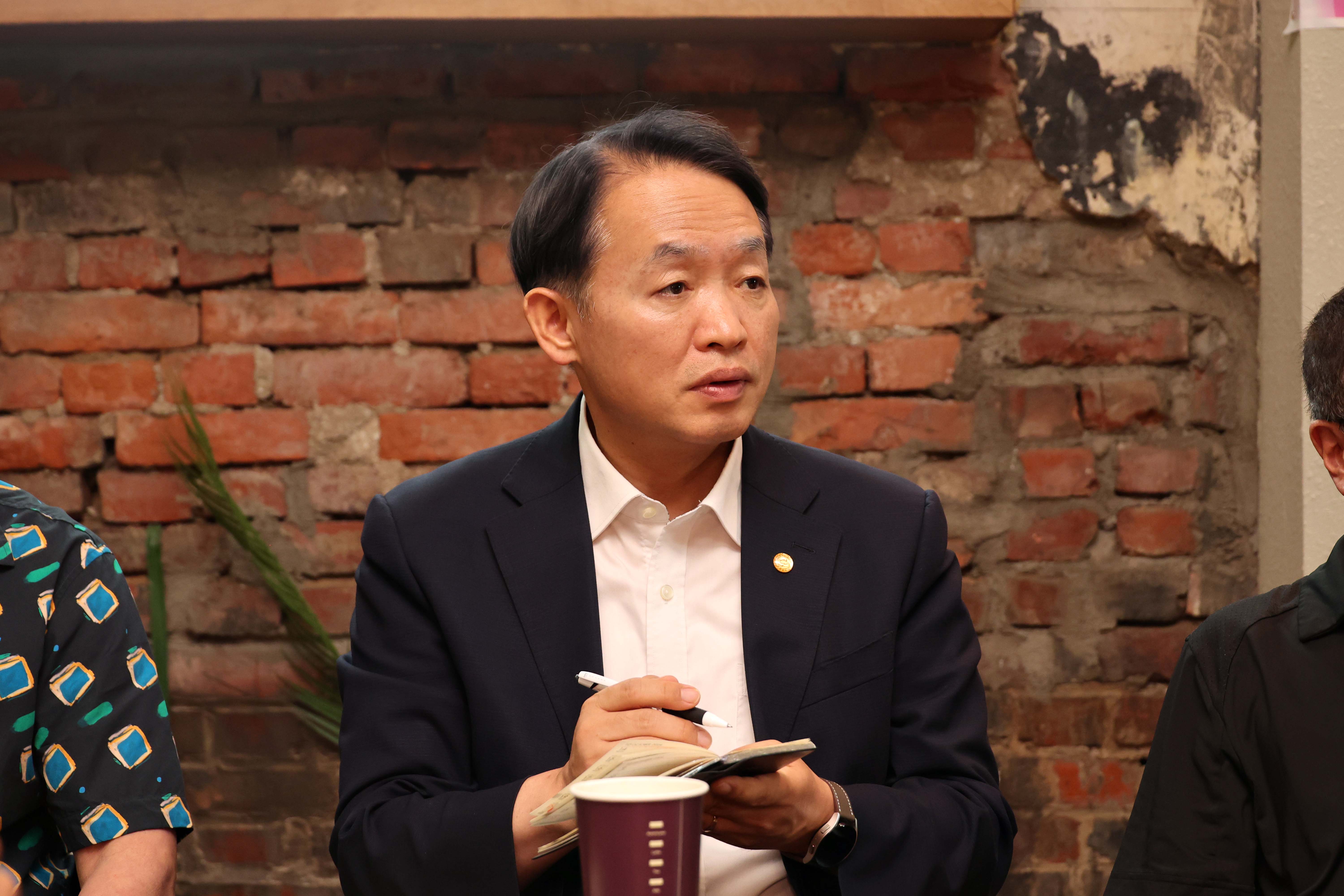 20240703_수문통골목형상점가_지정서_전달식13.jpg 이미지