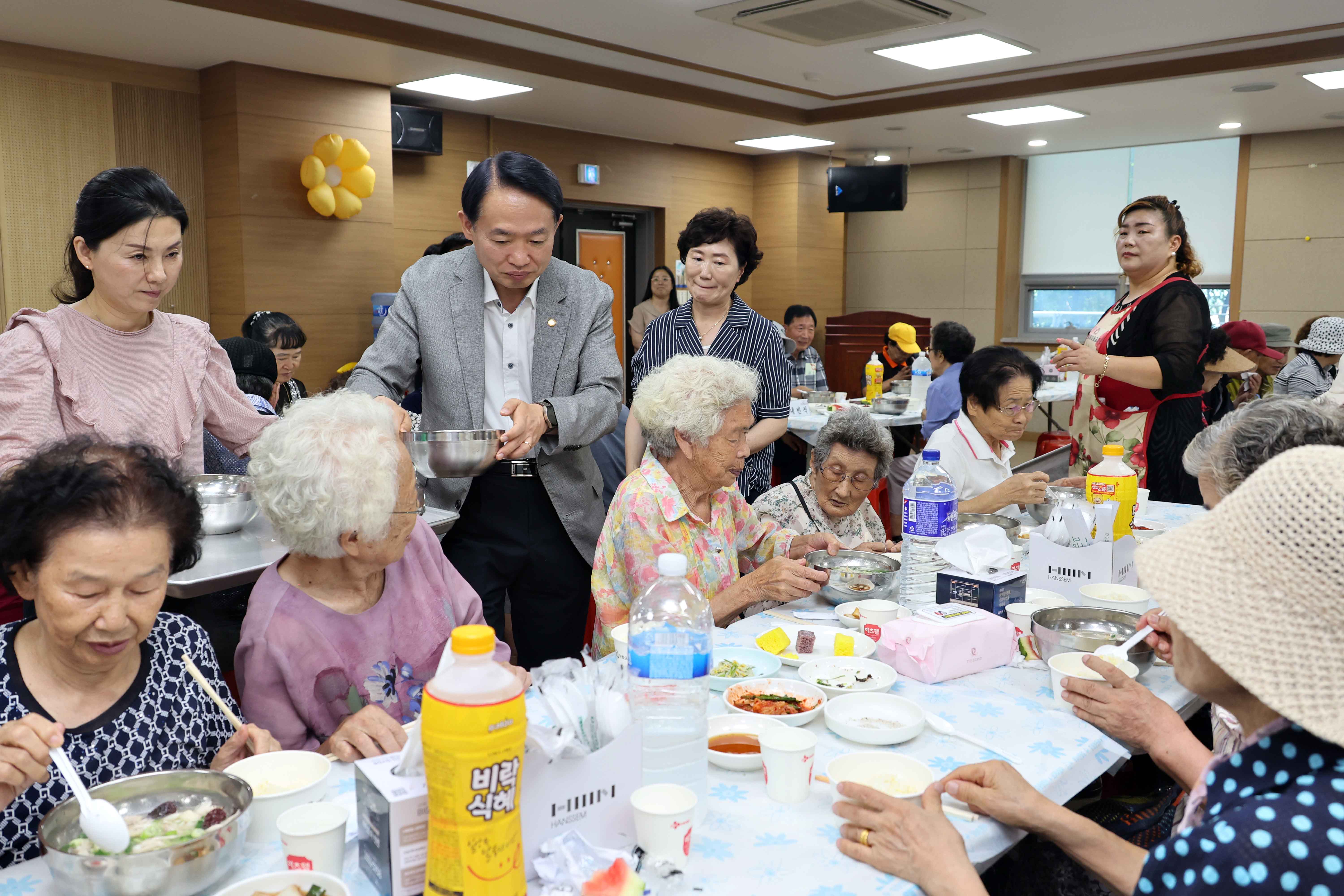 20240719_송림35동_건강한_여름나기_사랑의_효_나눔잔치2.jpg 이미지