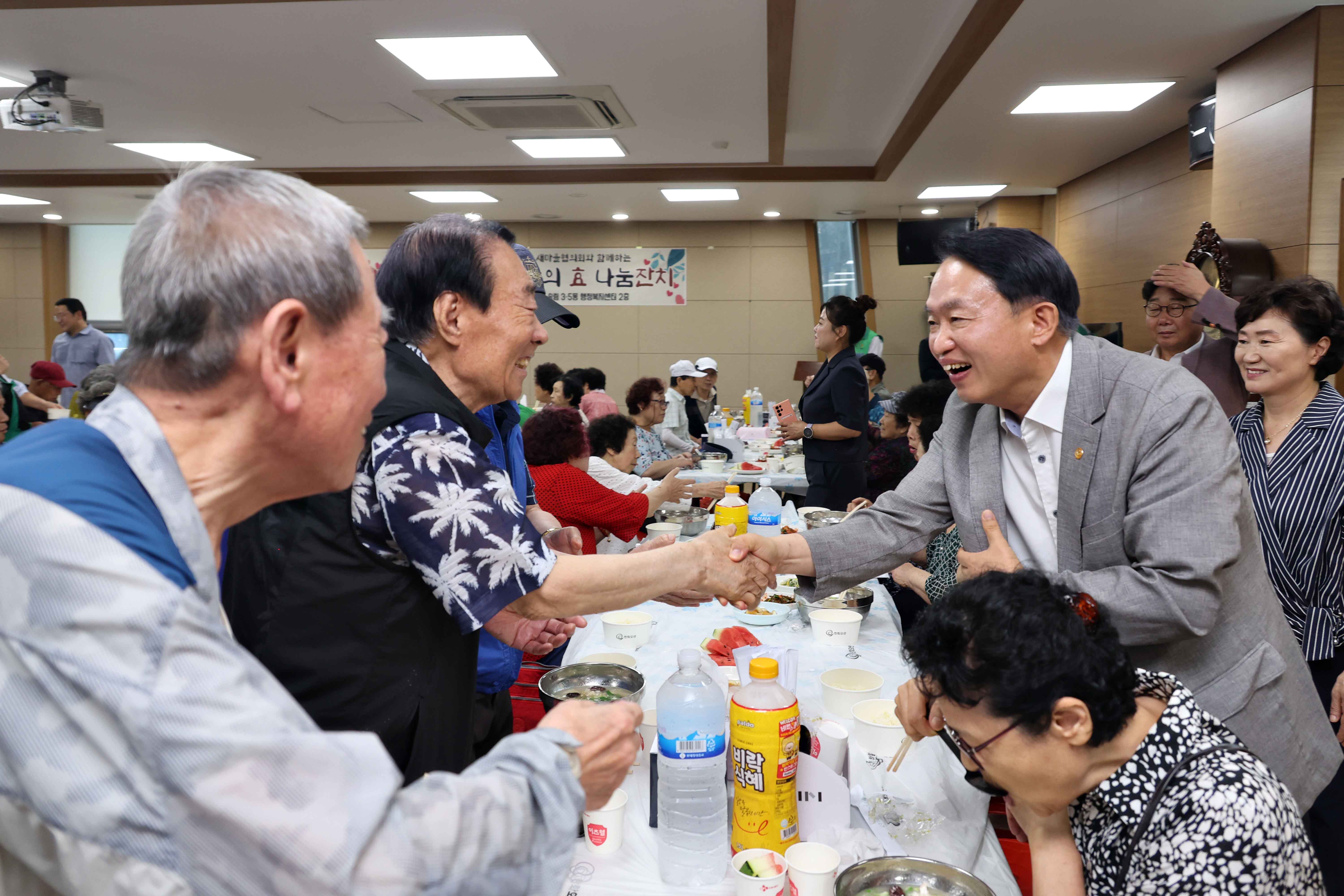20240719_송림35동_건강한_여름나기_사랑의_효_나눔잔치8.jpg 이미지