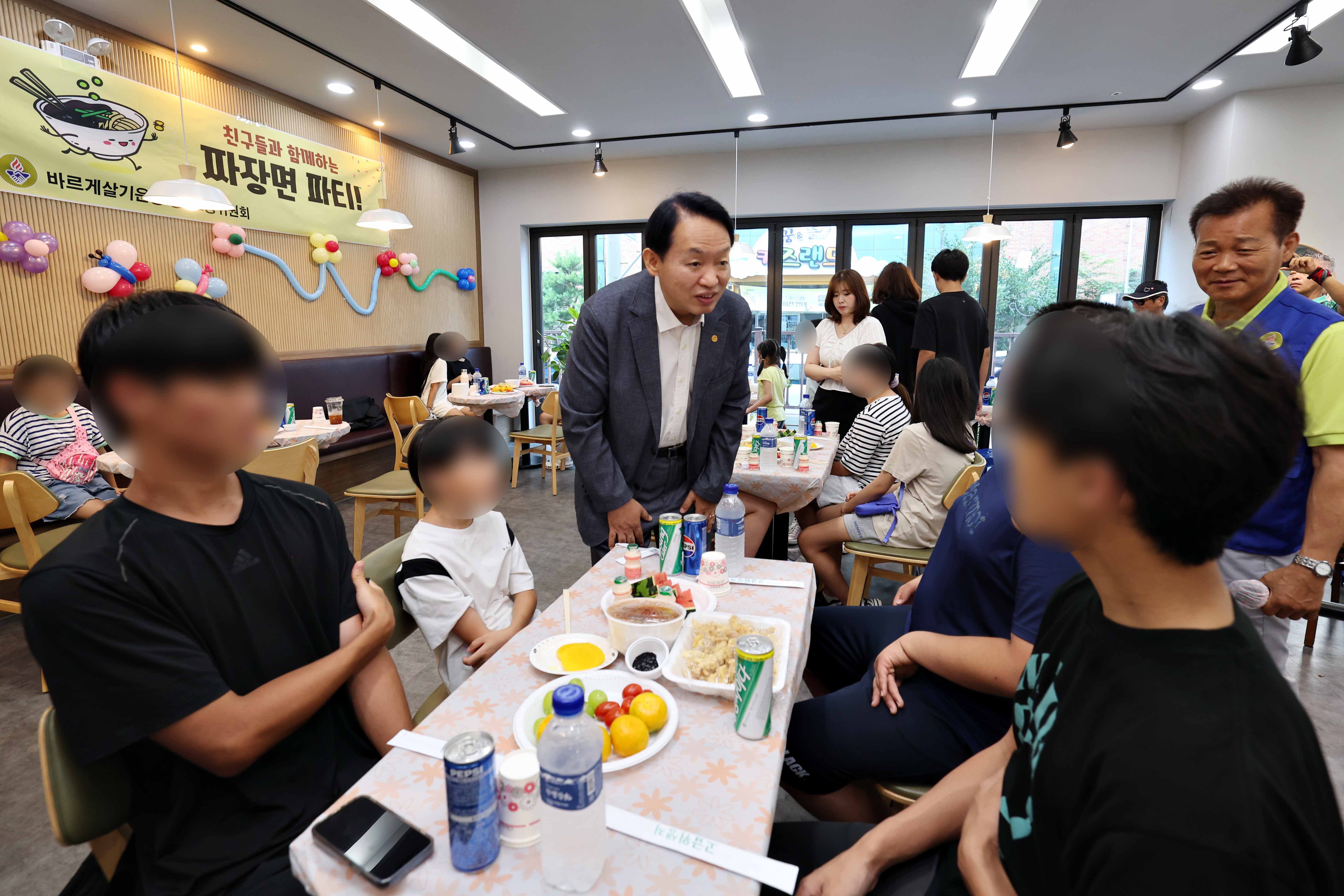 20240729_송림2동_짜장면_나눔행사5.jpg 이미지