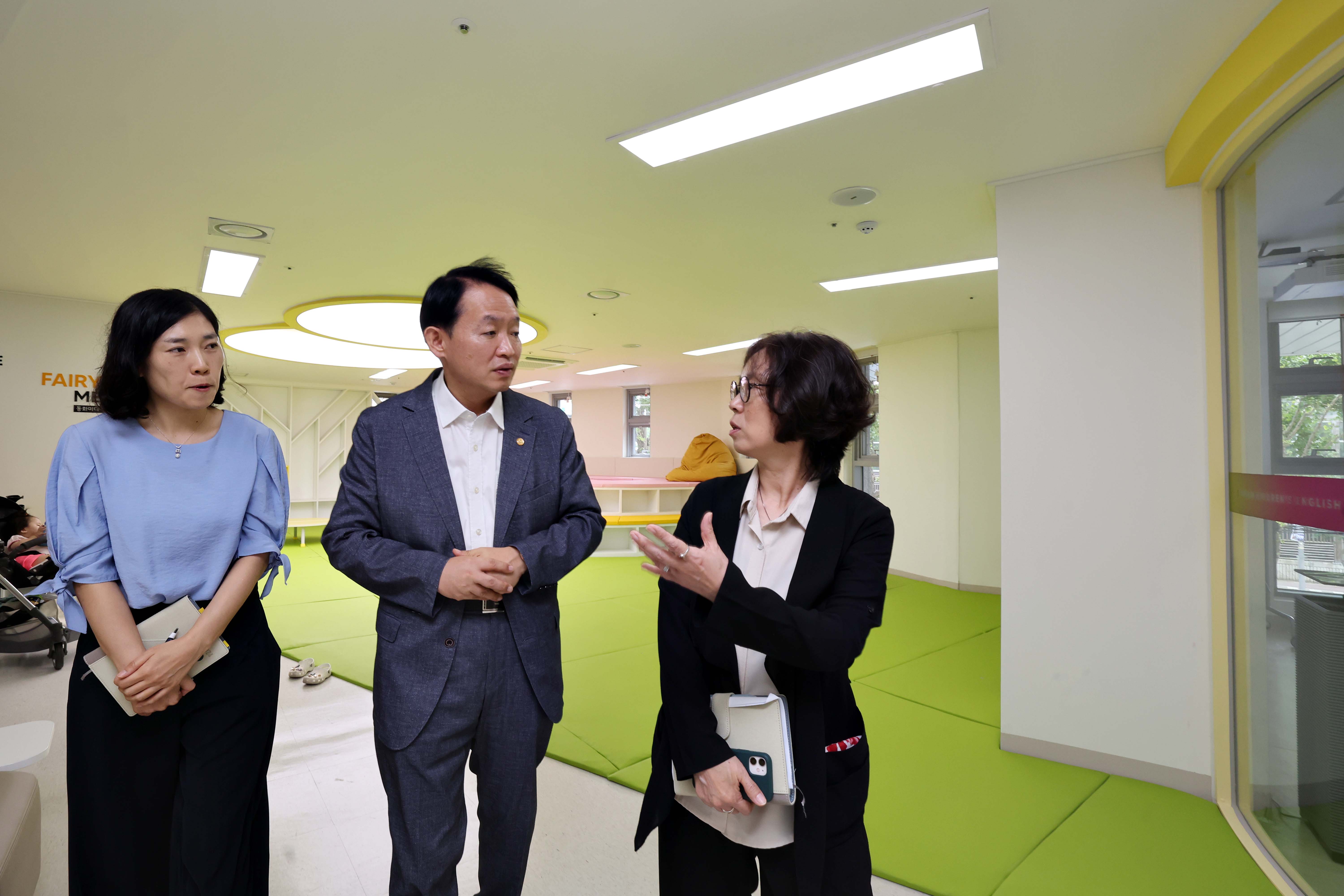 20240730_꿈드림어린이영어도서관_현장_방문7.jpg 이미지