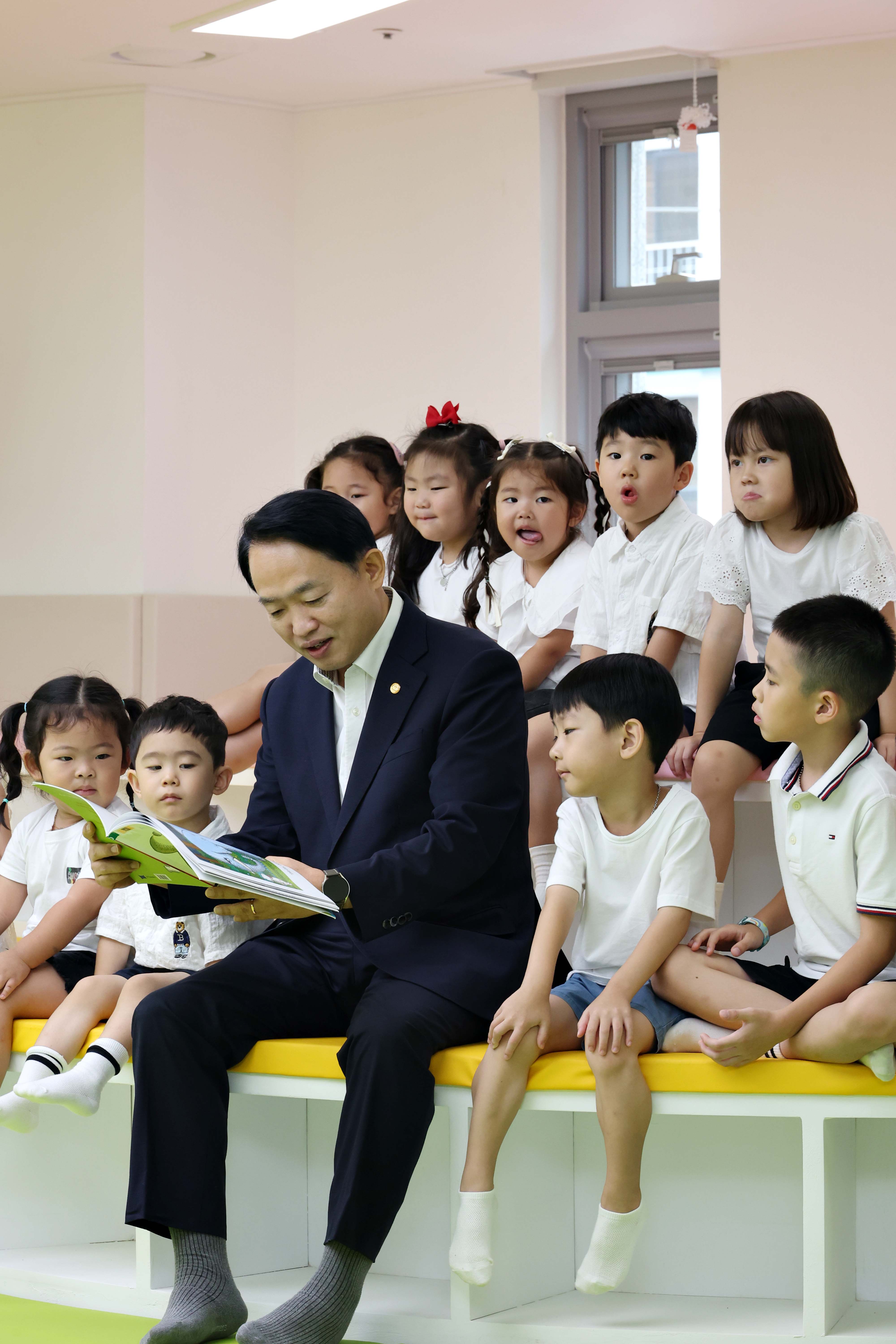 20240808_어린이영어도서관_개관식8.jpg 이미지