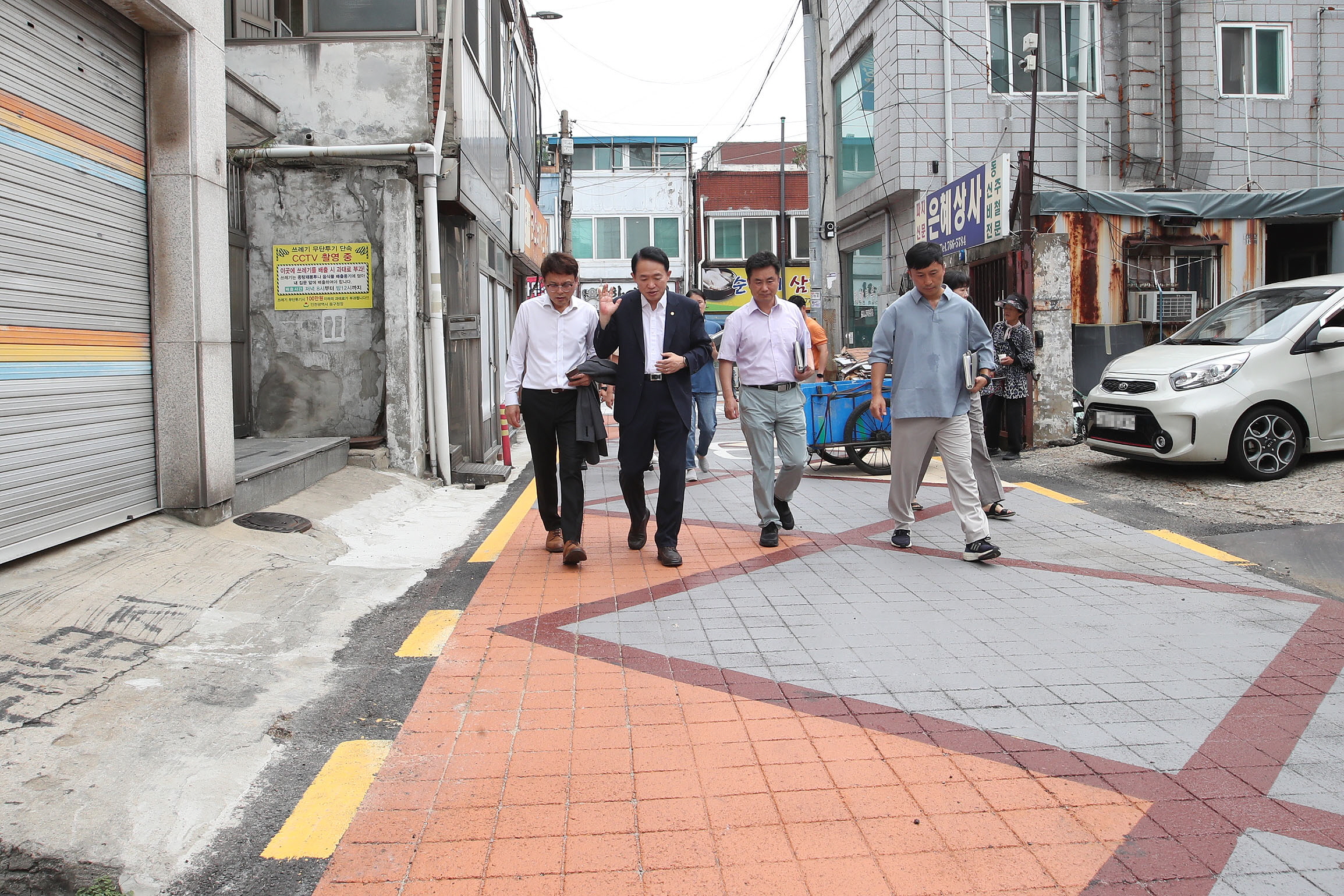 20240826_송림2동_일원_도로환경_정비공사_현장방문4.jpg 이미지