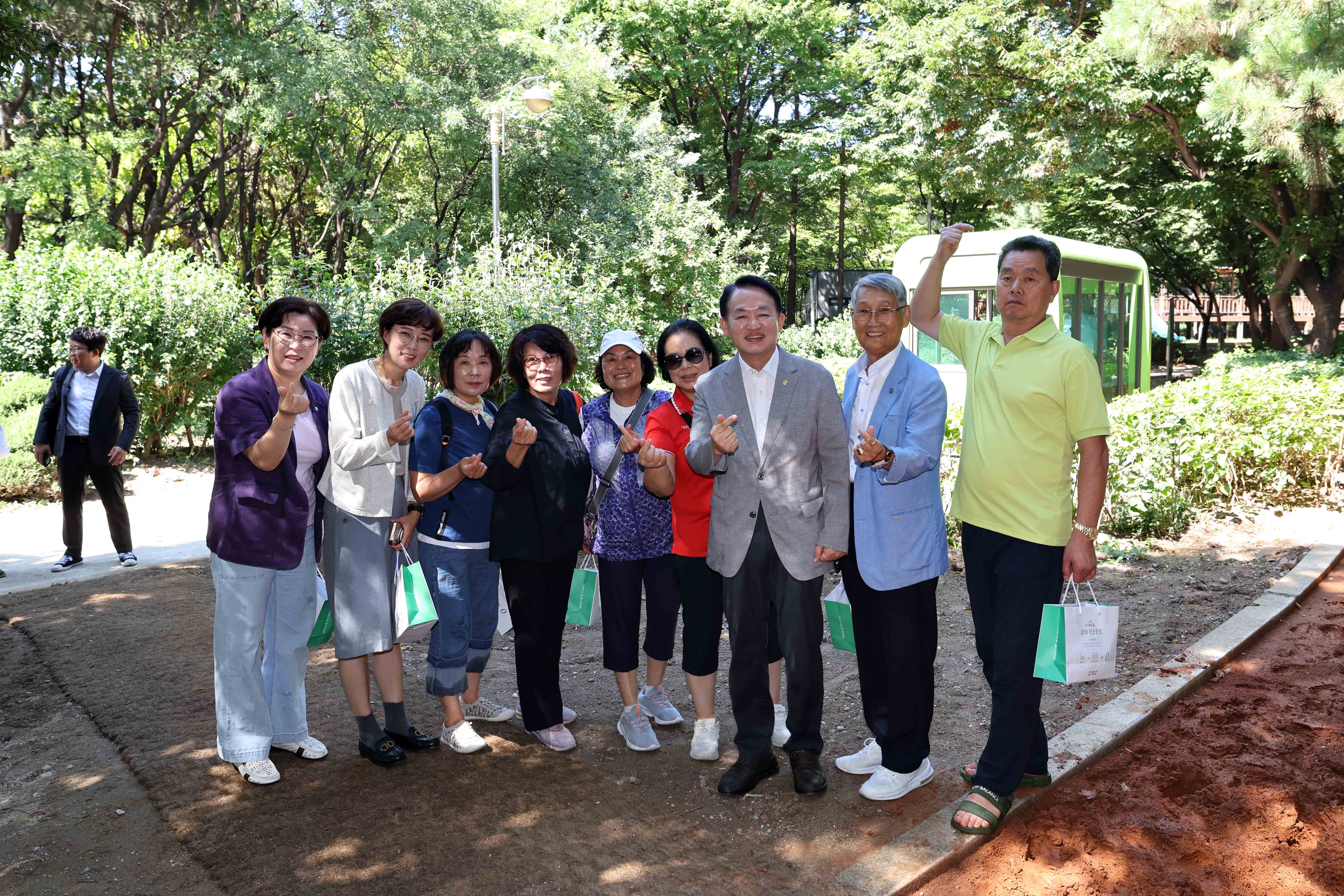 20240828_인천교근린공원_황톳길_개장식12.jpg 이미지