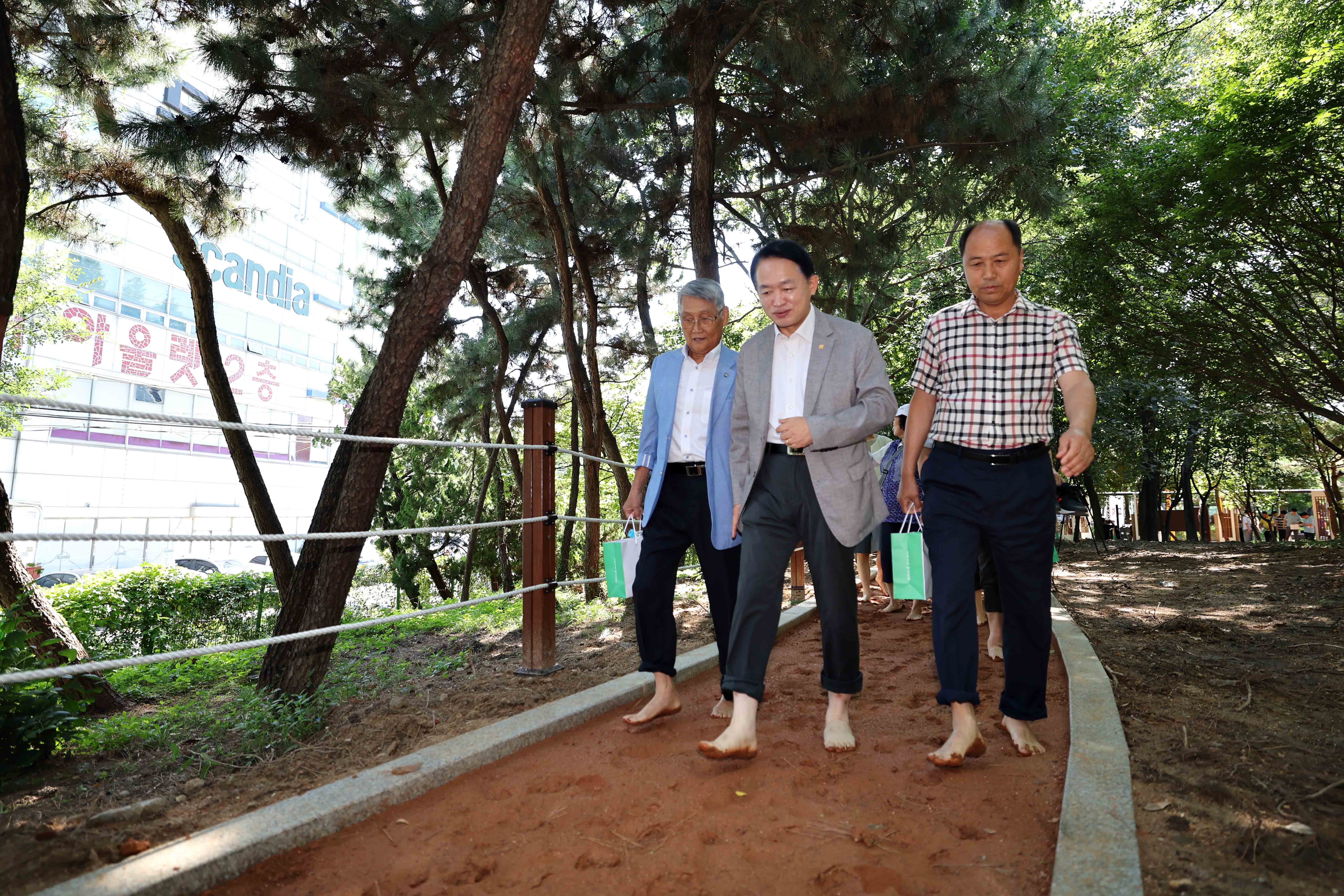 20240828_인천교근린공원_황톳길_개장식2.jpg 이미지