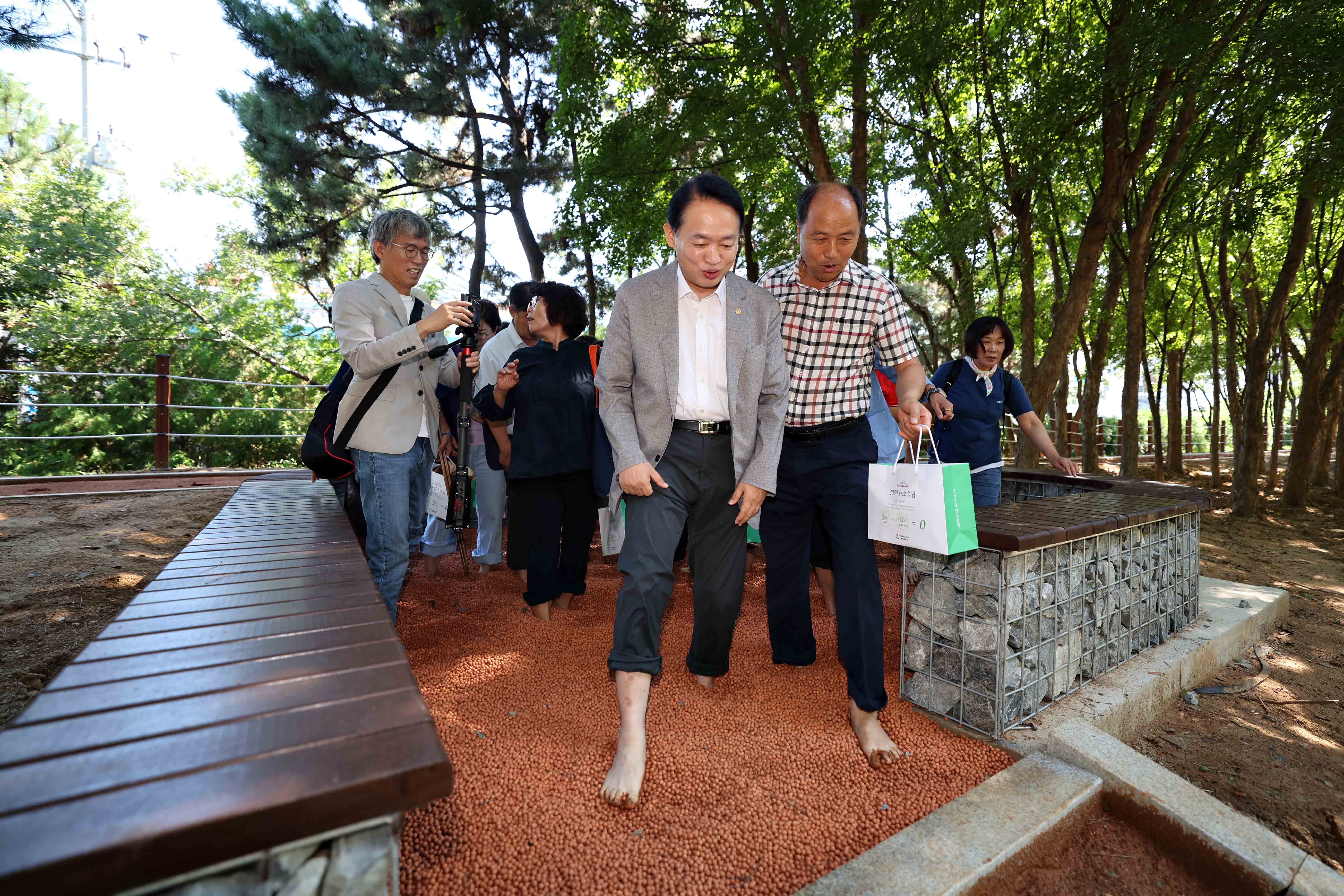 20240828_인천교근린공원_황톳길_개장식4.jpg 이미지