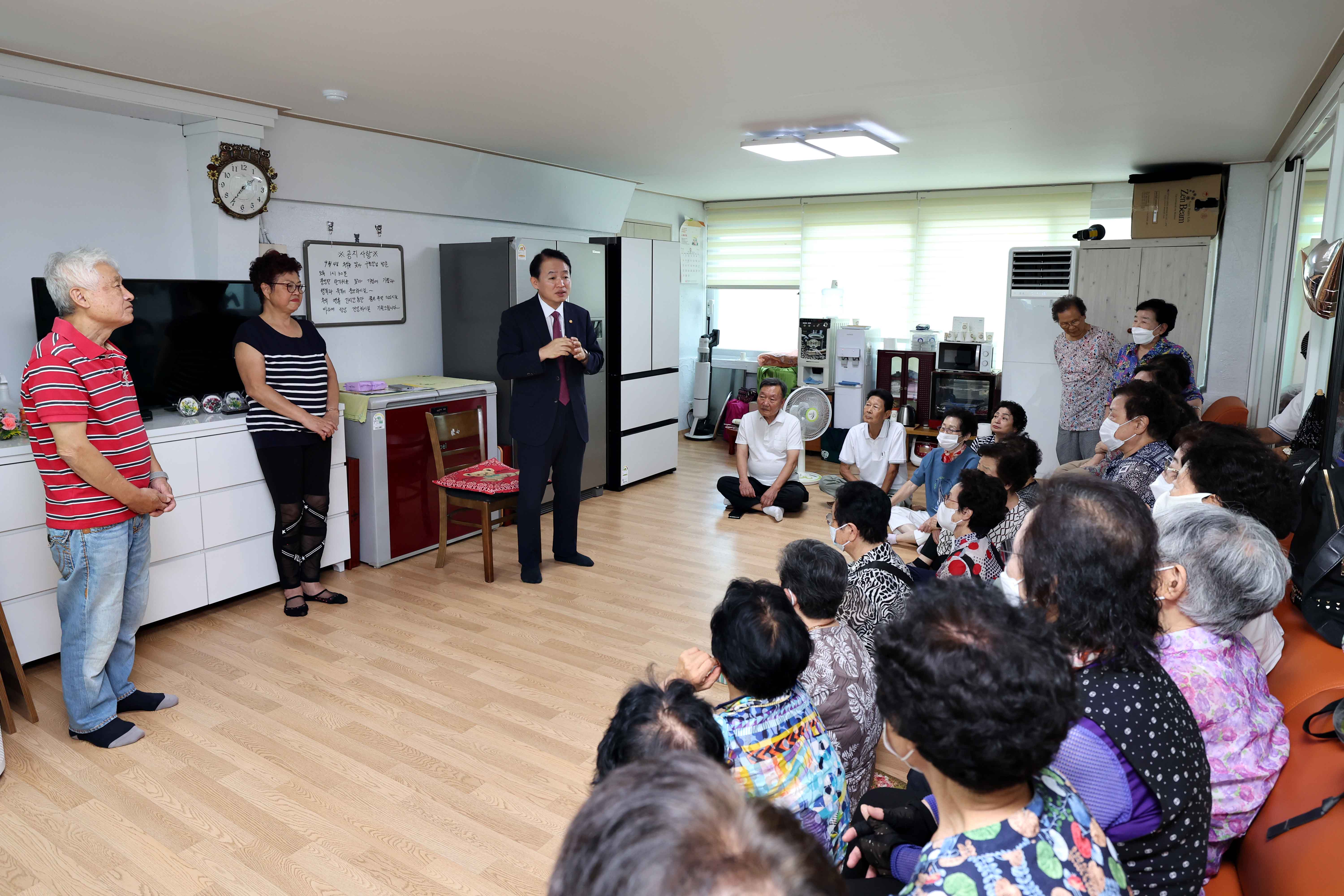 20240904_추석맞이_경로당_방문11.jpg 이미지