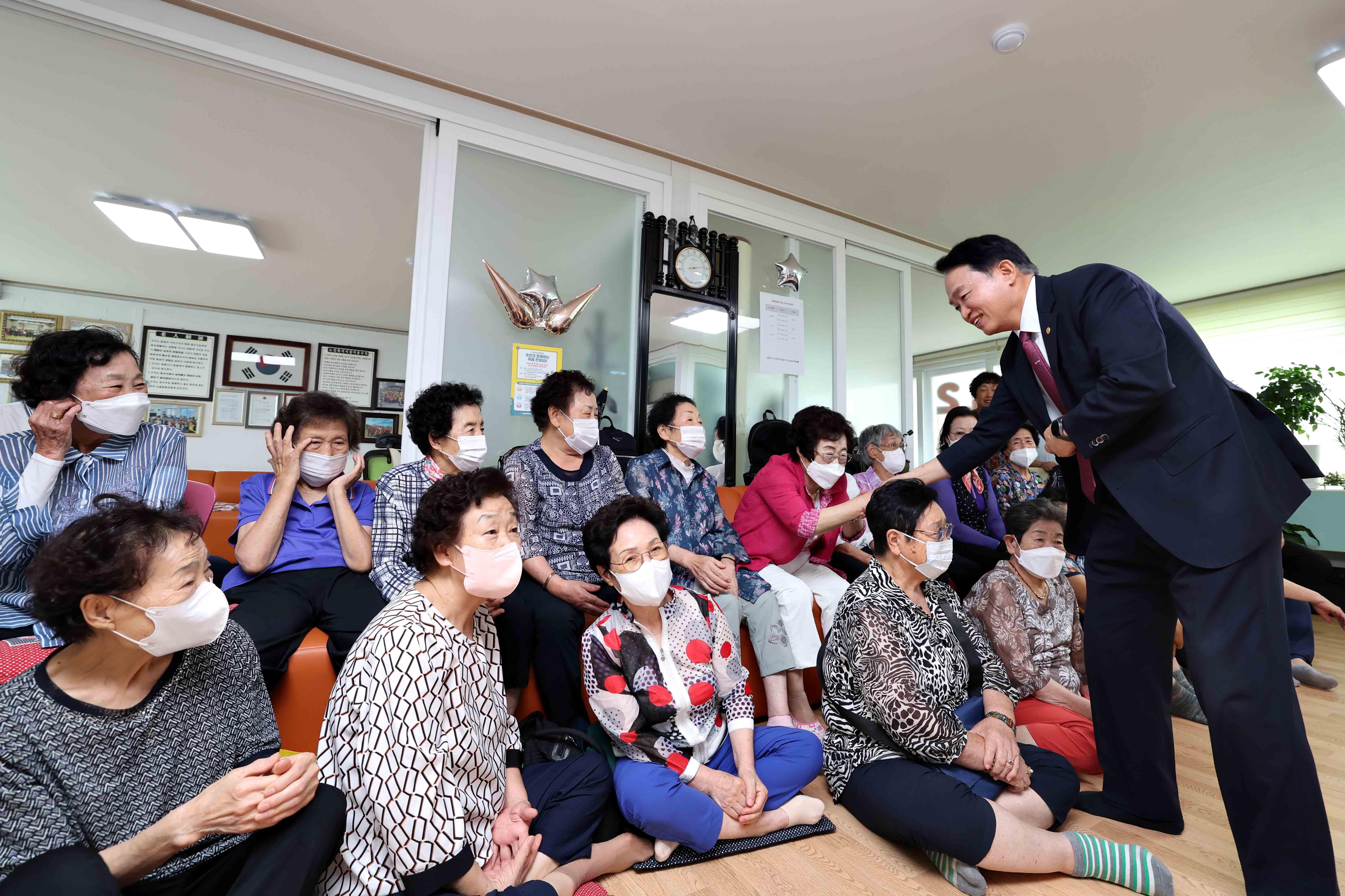 20240904_추석맞이_경로당_방문8.jpg 이미지
