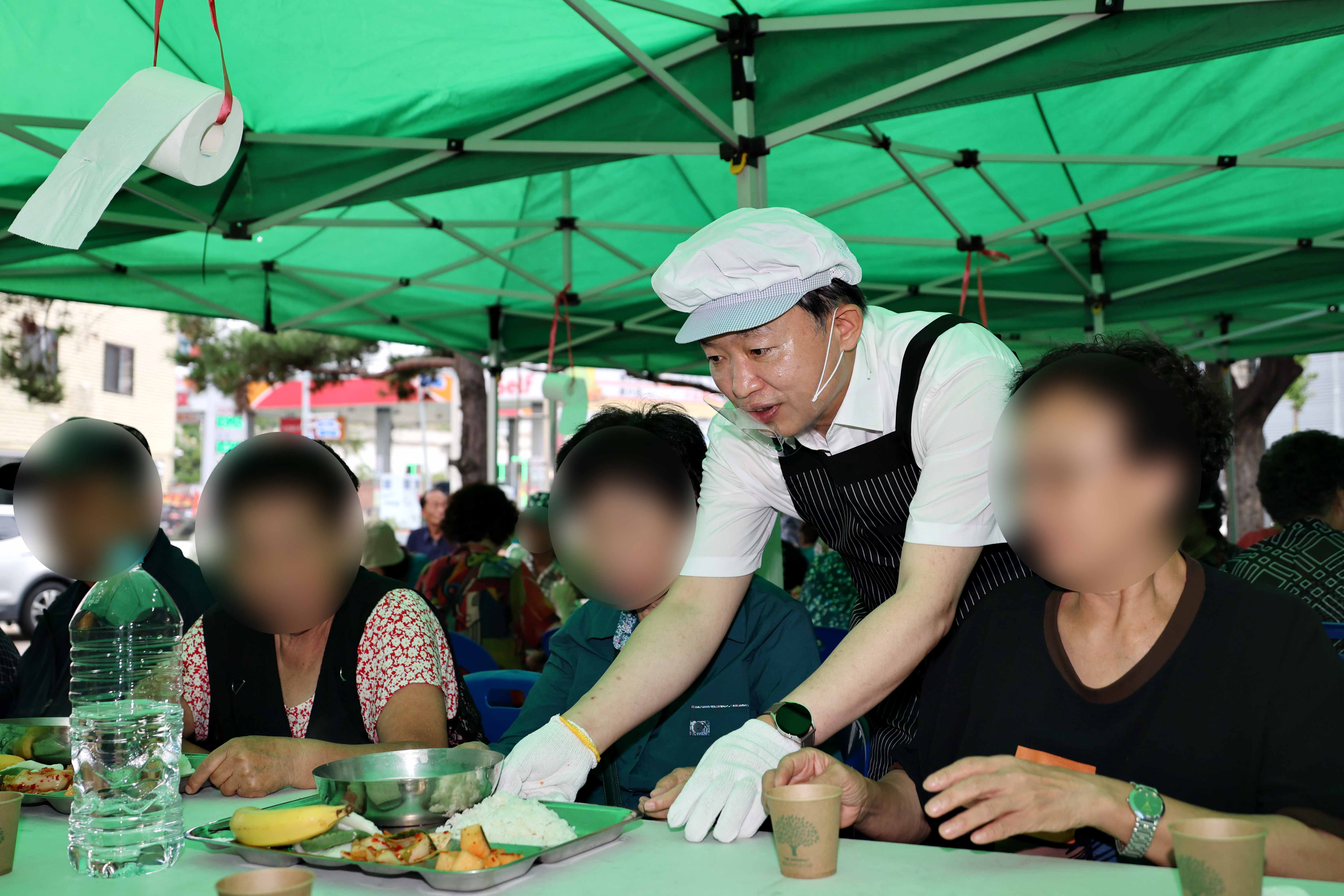 20240905_동구자원봉사센터_사랑의_밥차2.jpg 이미지