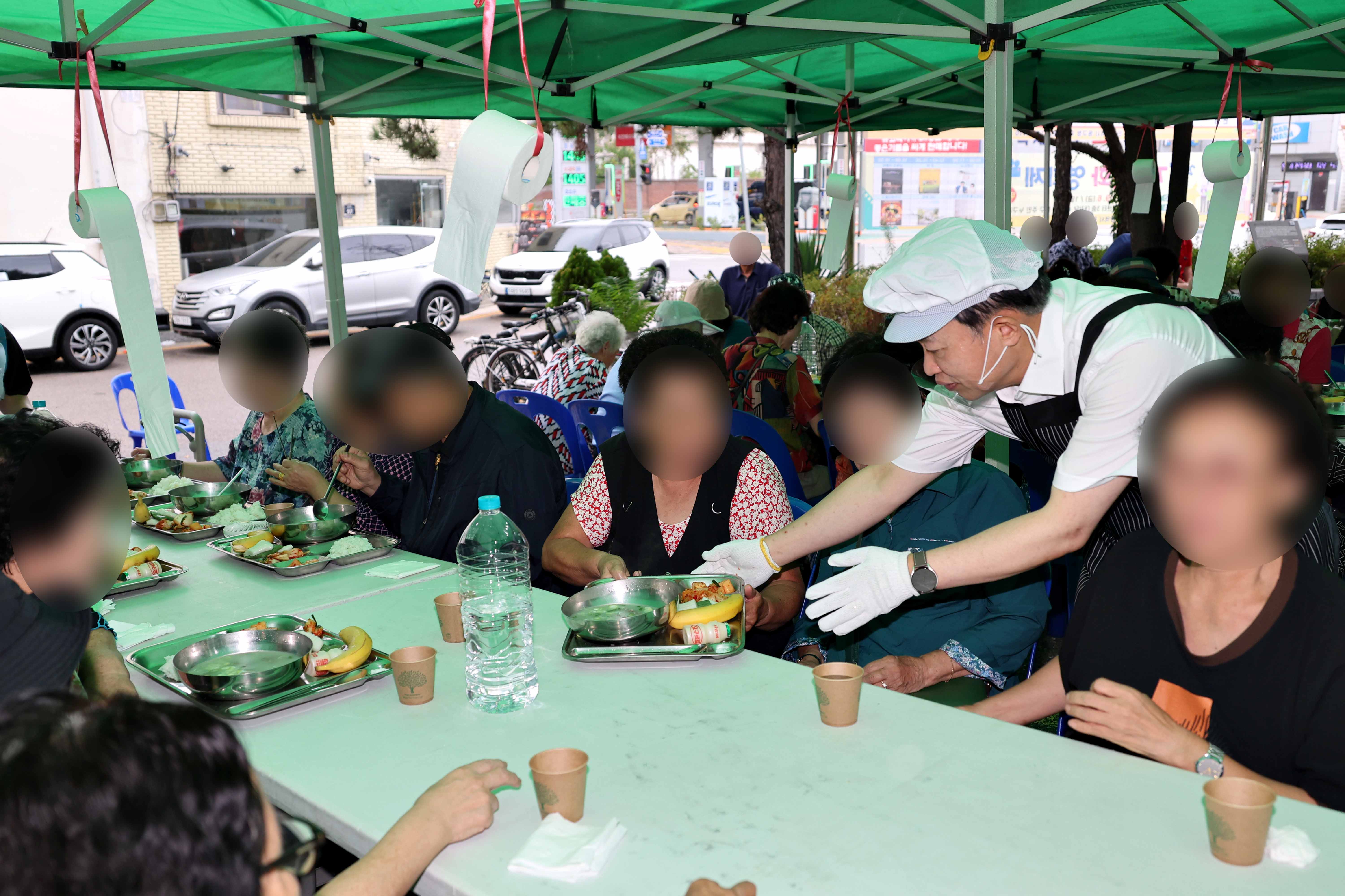 20240905_동구자원봉사센터_사랑의_밥차3.jpg 이미지