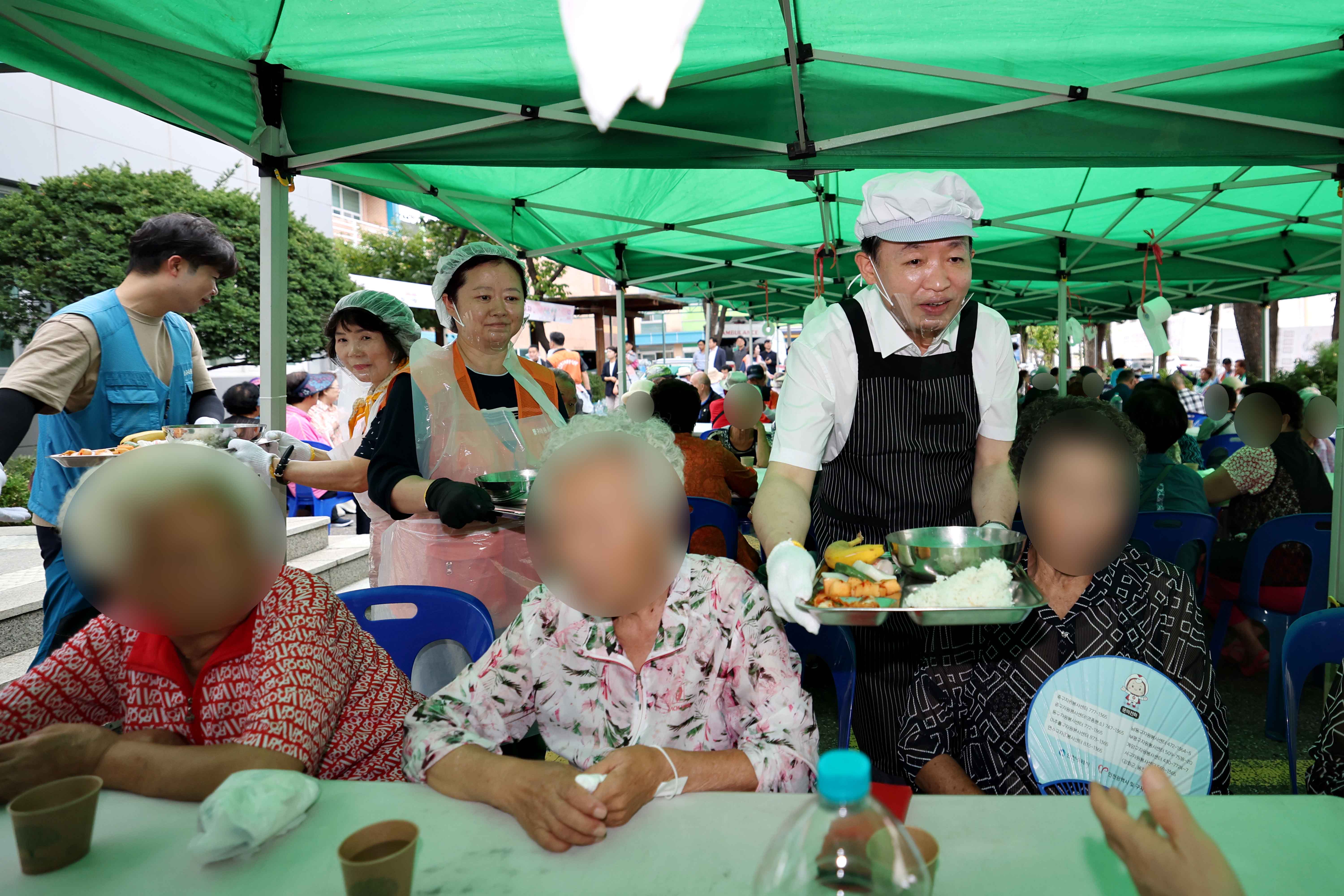 20240905_동구자원봉사센터_사랑의_밥차5.jpg 이미지