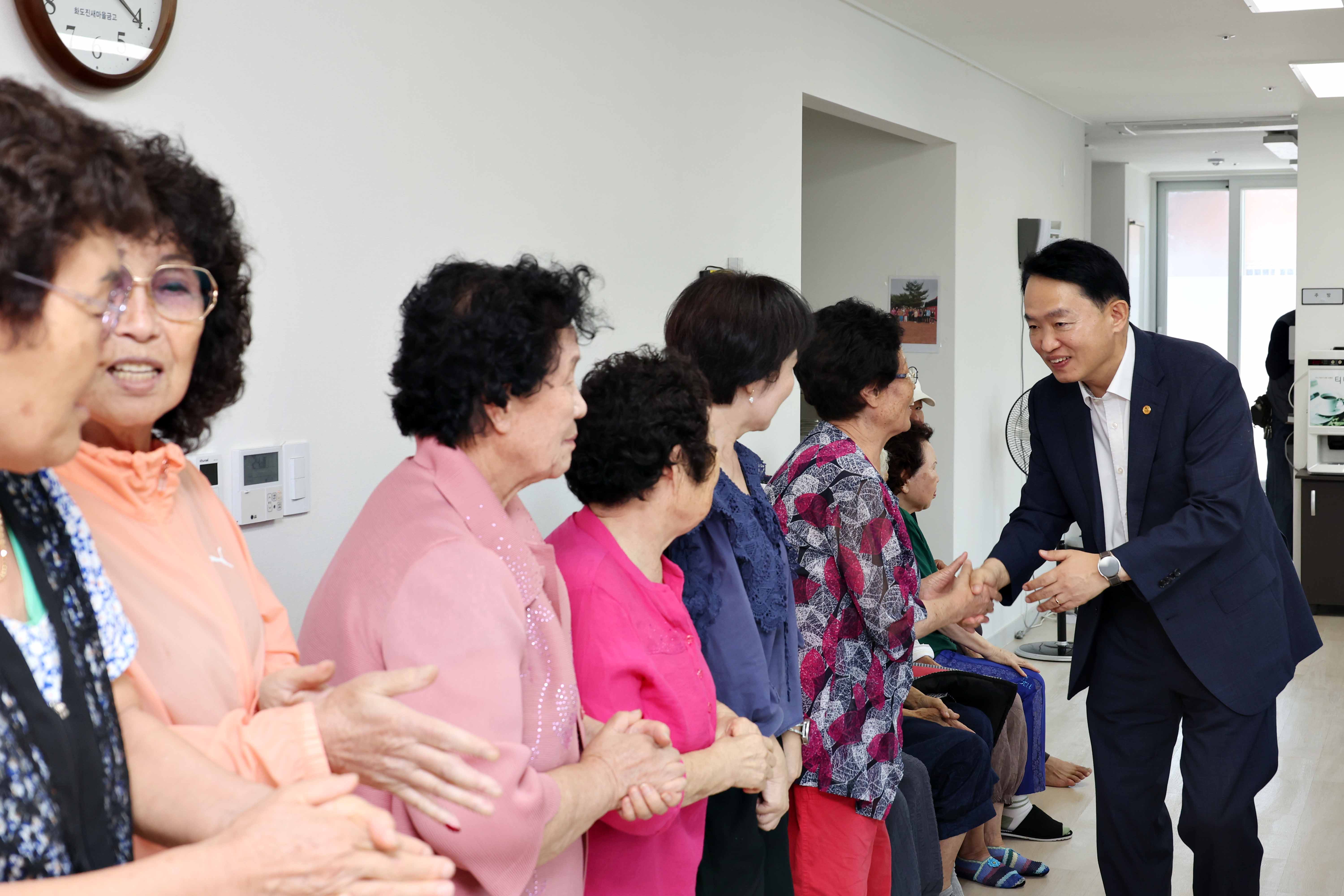20240909_추석맞이_경로당_방문10.jpg 이미지