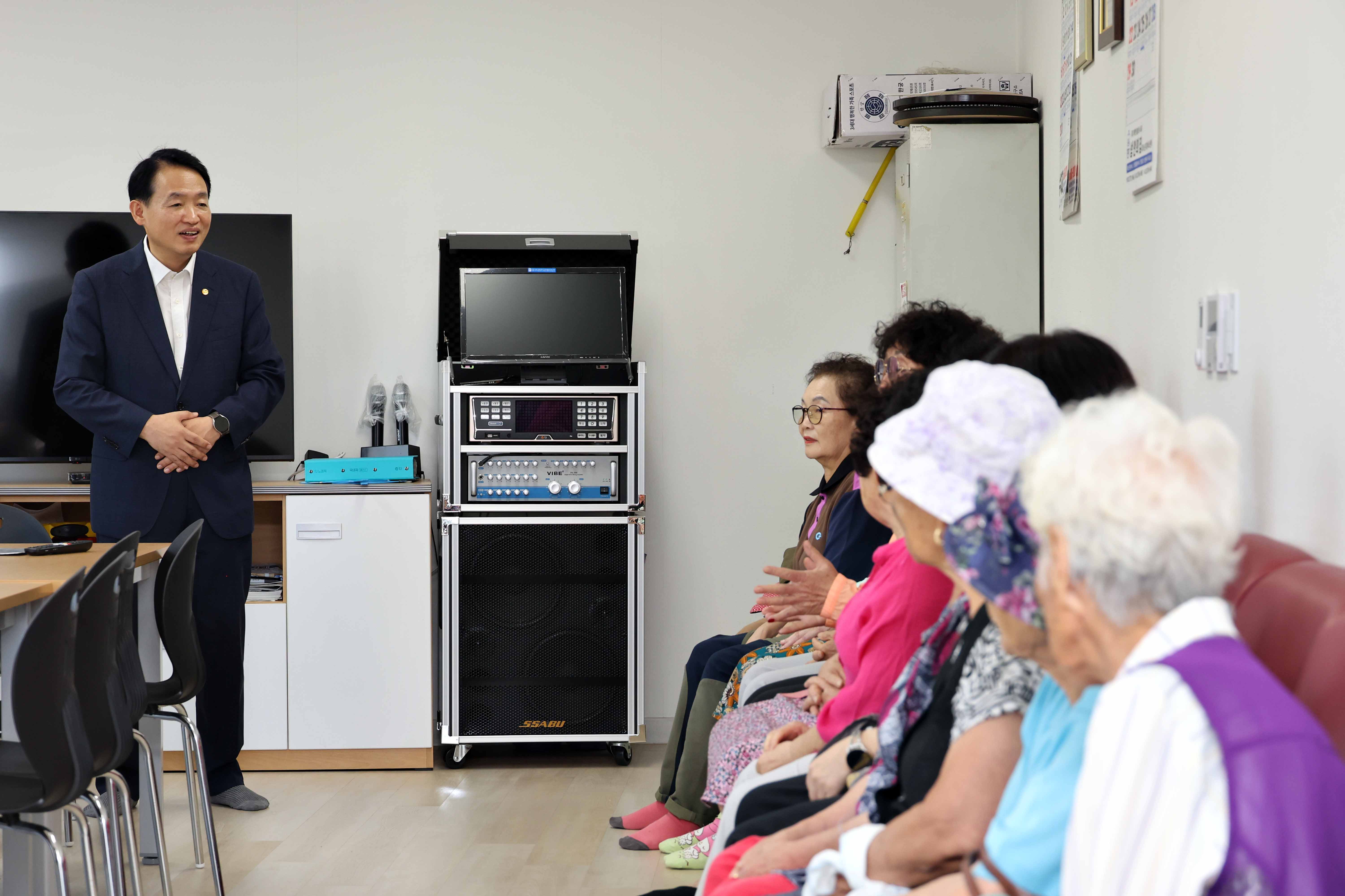 20240909_추석맞이_경로당_방문13.jpg 이미지