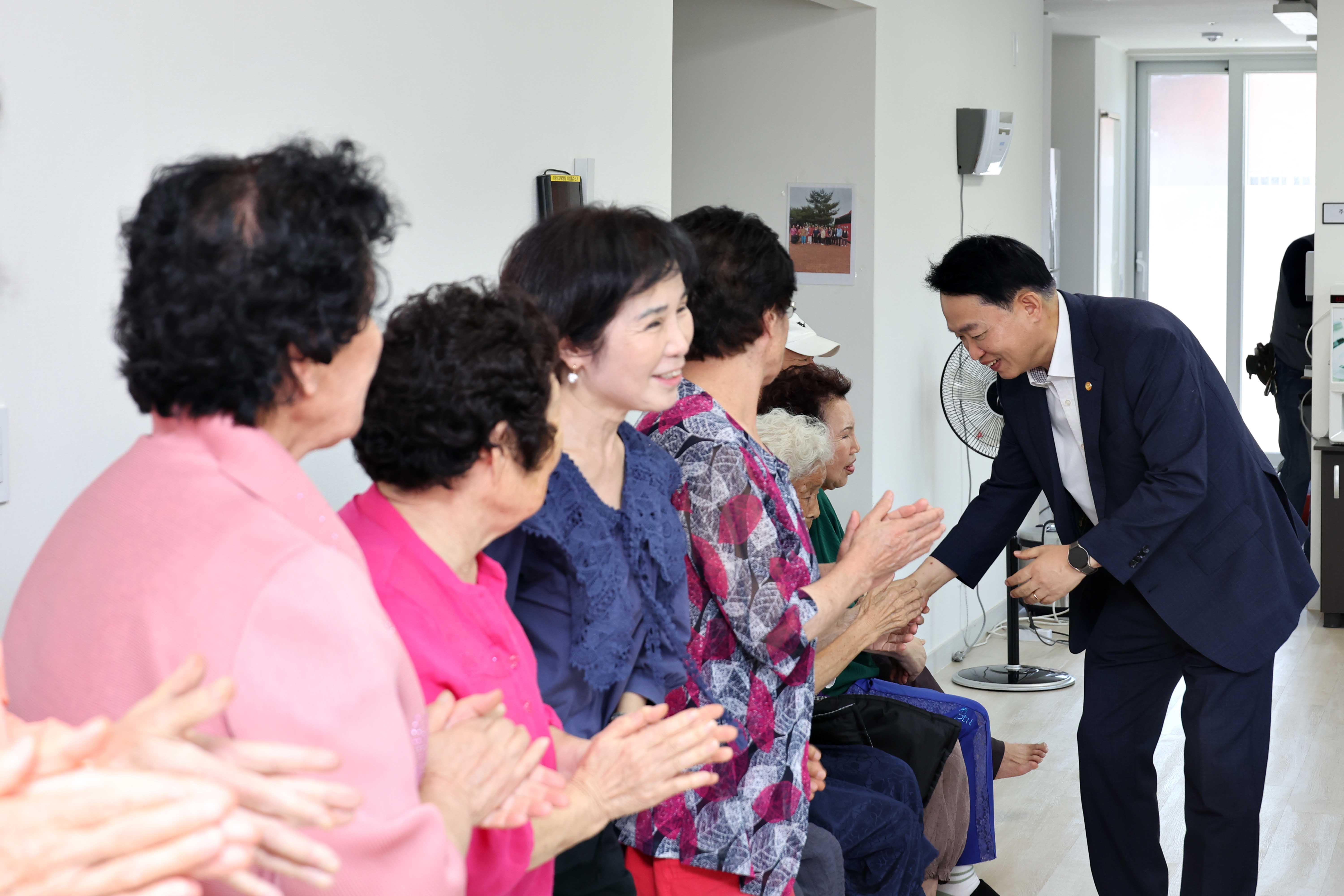 20240909_추석맞이_경로당_방문9.jpg 이미지