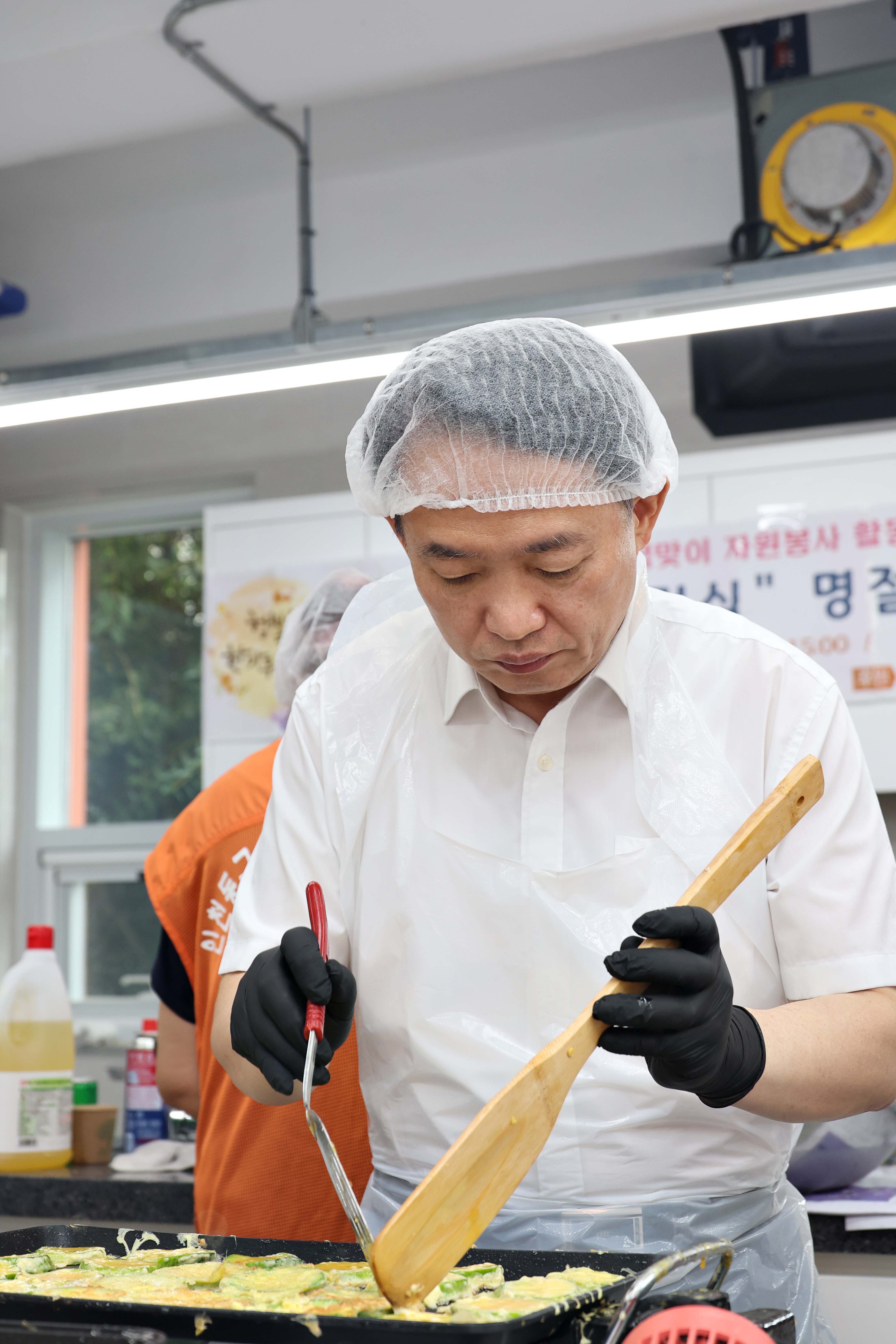 20240912_동구자원봉사센터_이심전심_명절_음식_나눔16.jpg 이미지