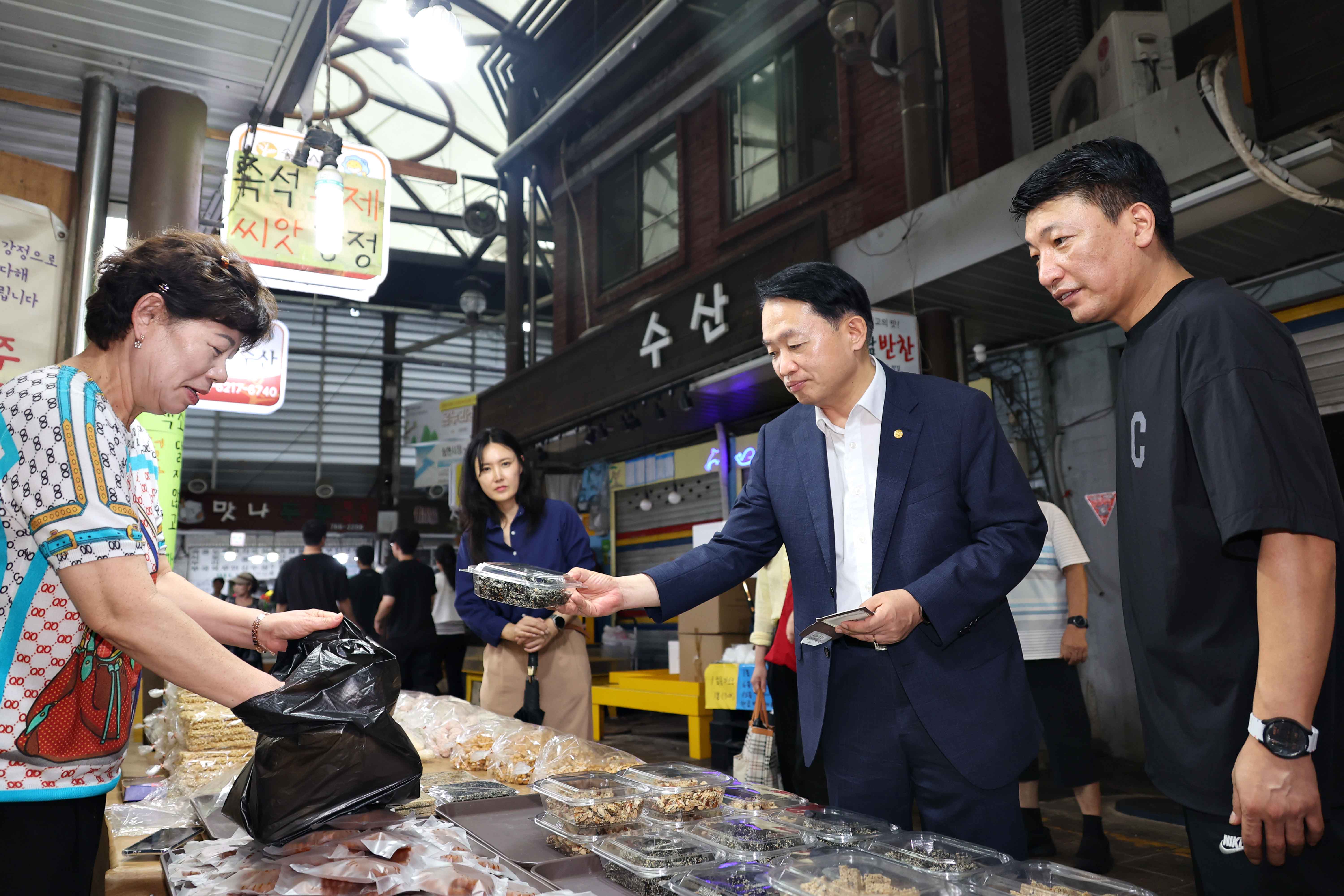 20240912_송현시장_방문6.jpg 이미지