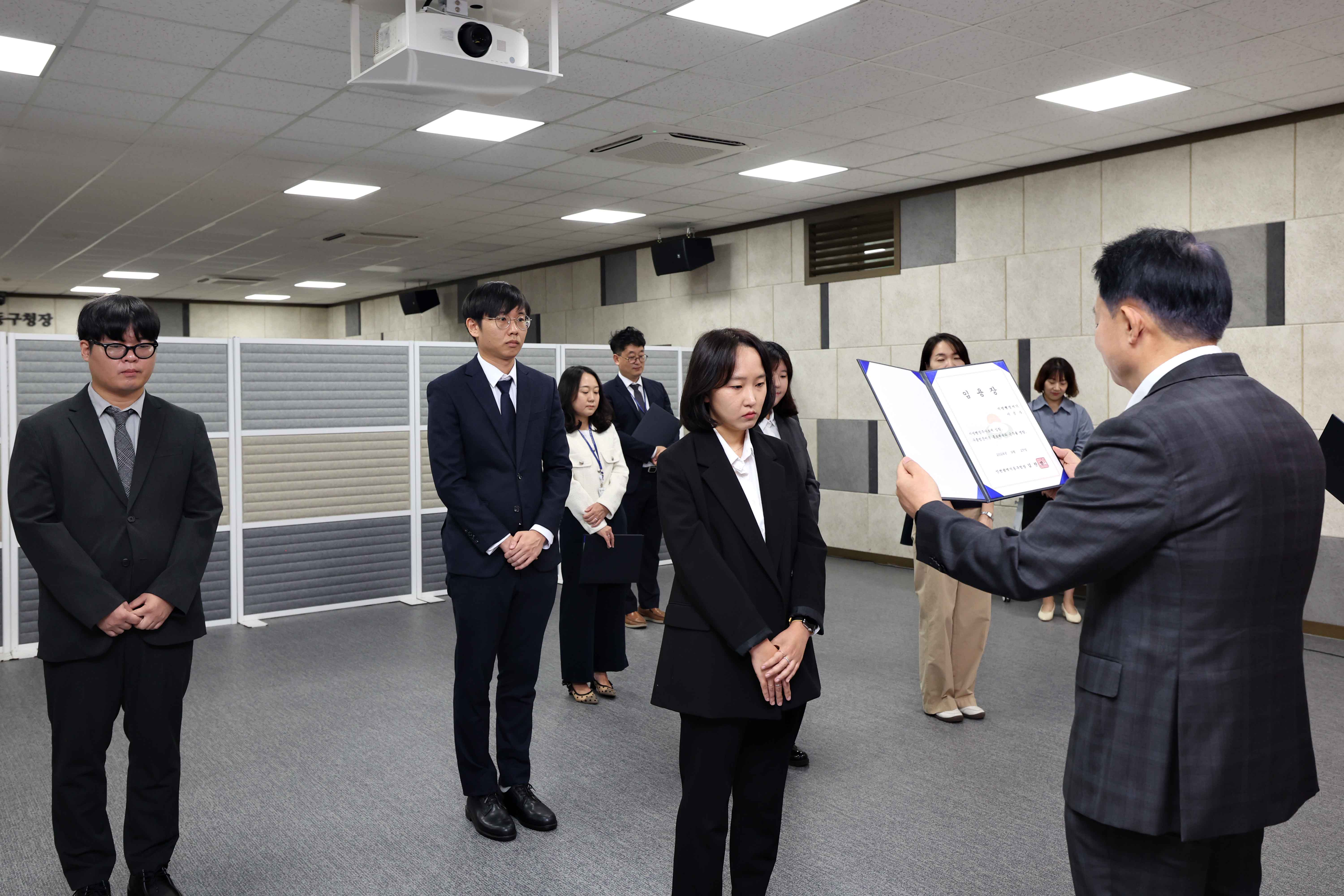 20240927_임용장_수여식4.jpg 이미지