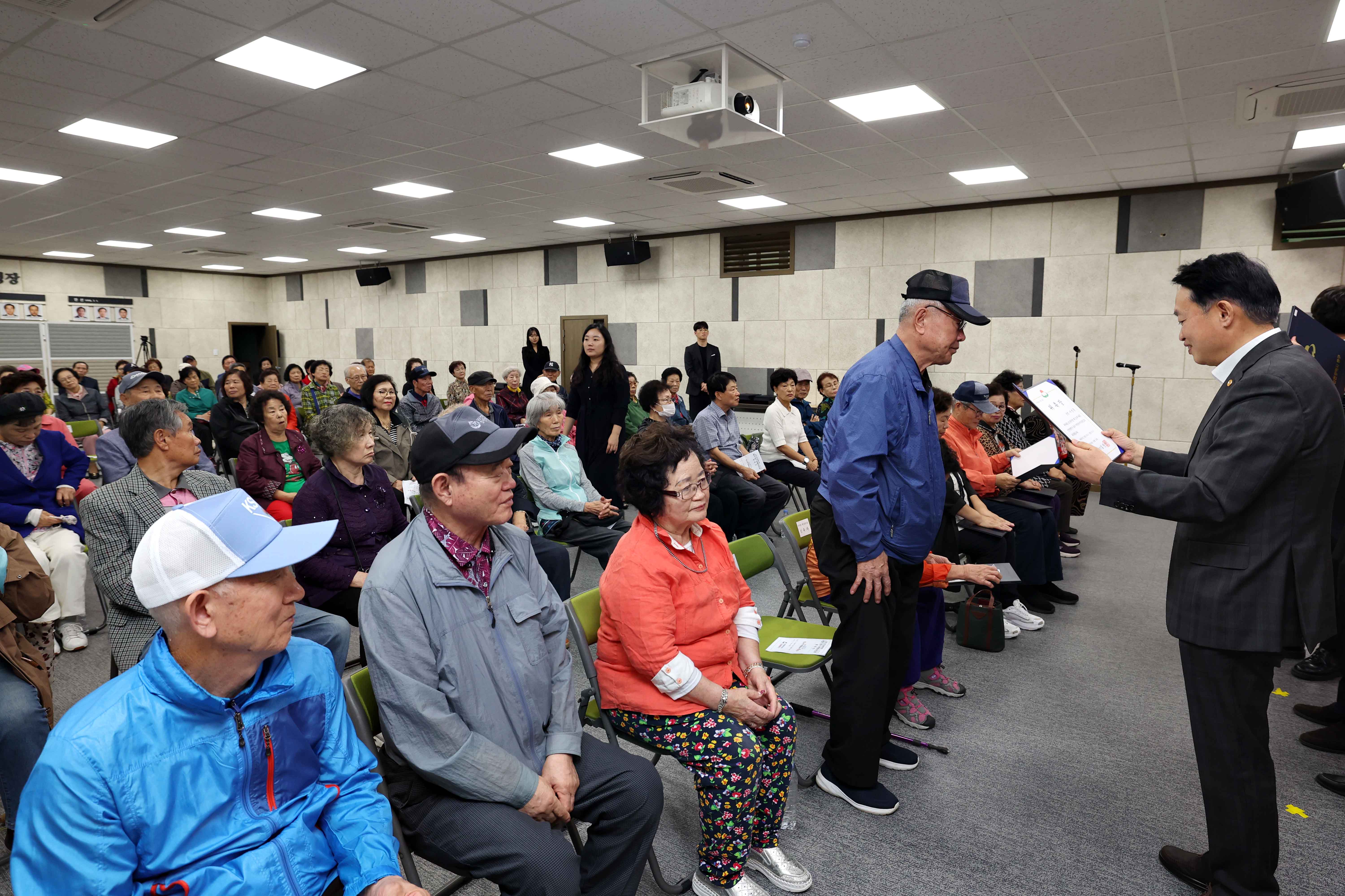 20241014_동구_지역봉사지도원_위촉식6.jpg 이미지