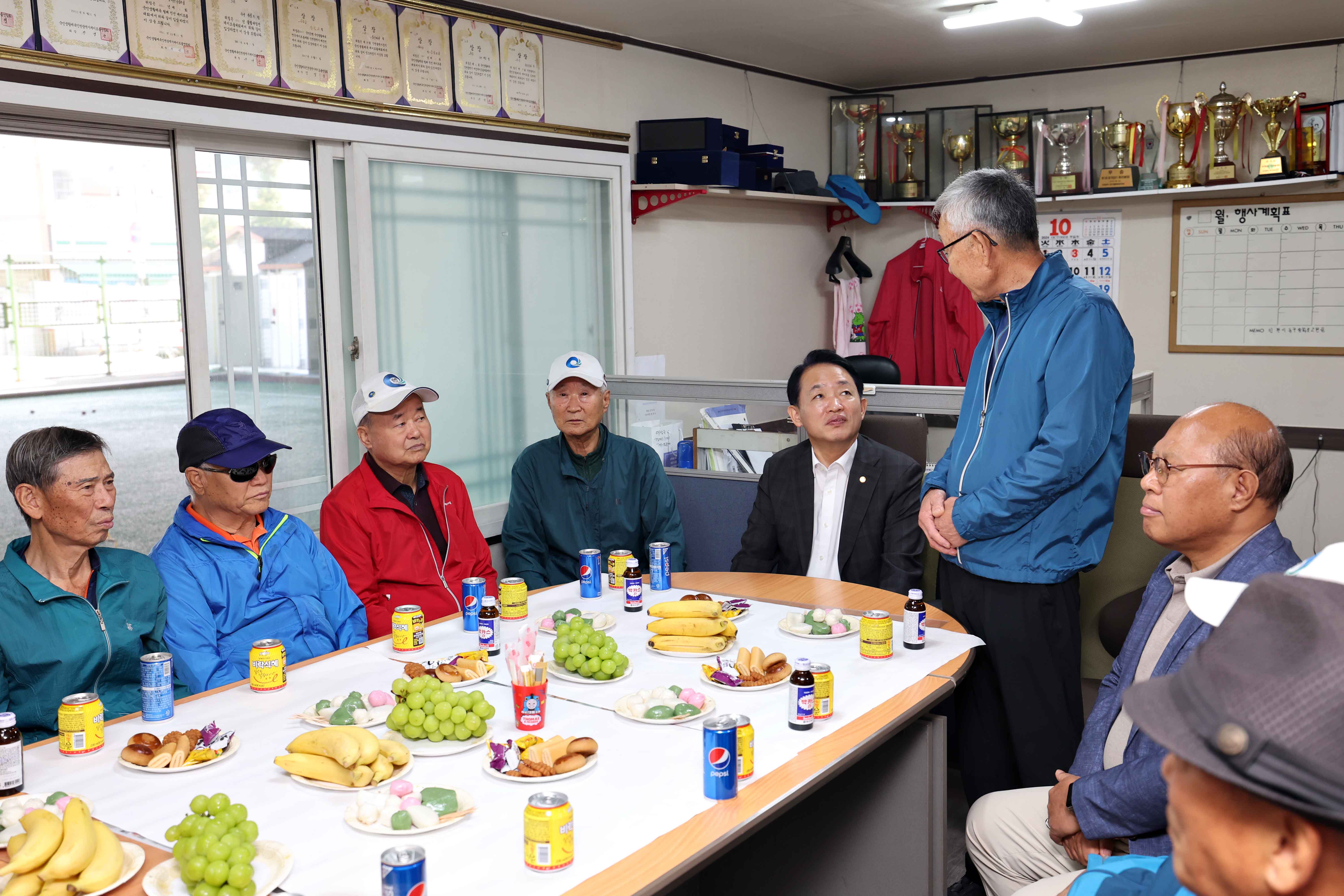 20241017_생활체육_게이트볼_교실_격려3.jpg 이미지