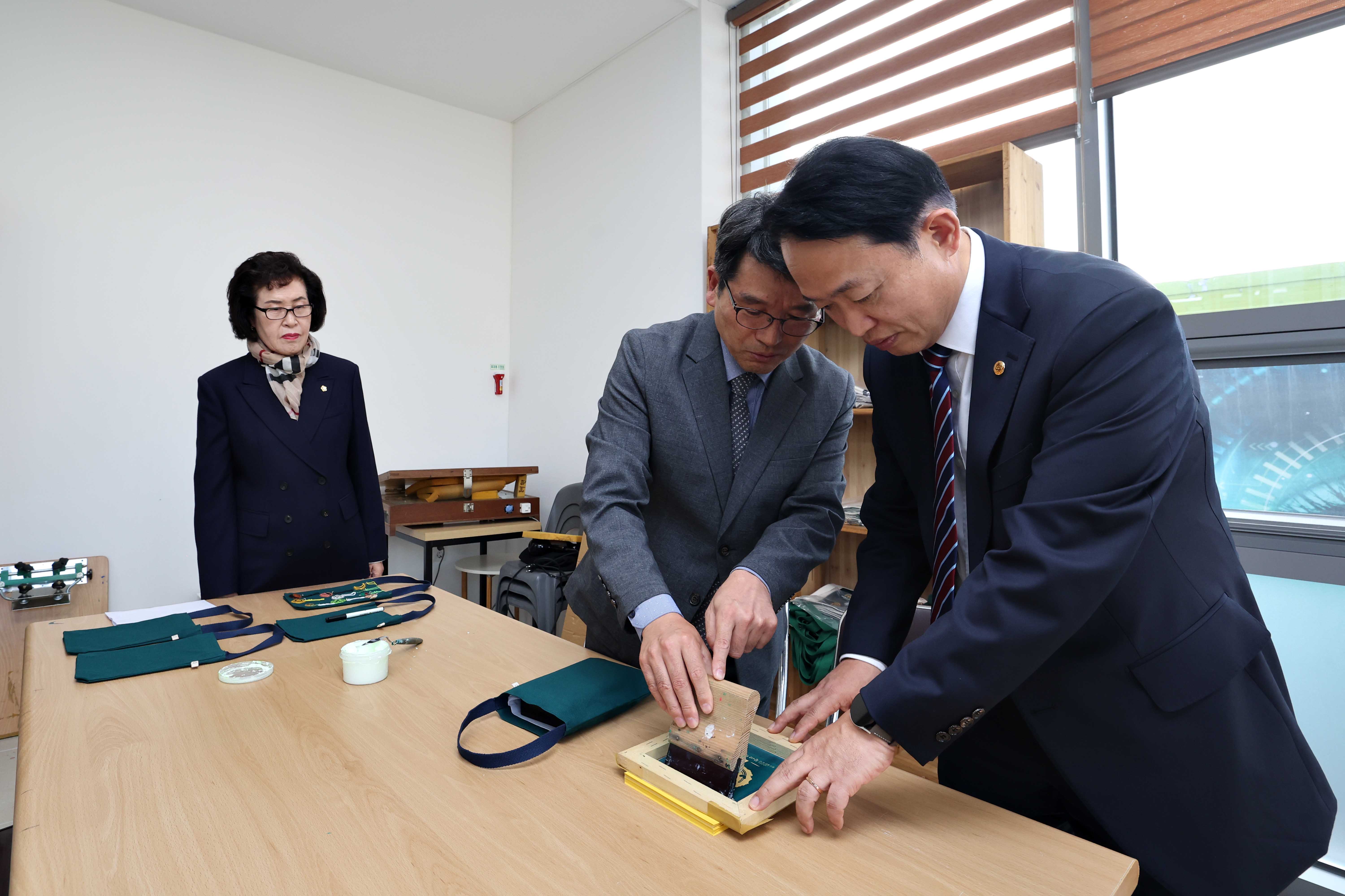 20241028_쇠뿔마을_베이커리카페_공방_개업식7.jpg 이미지