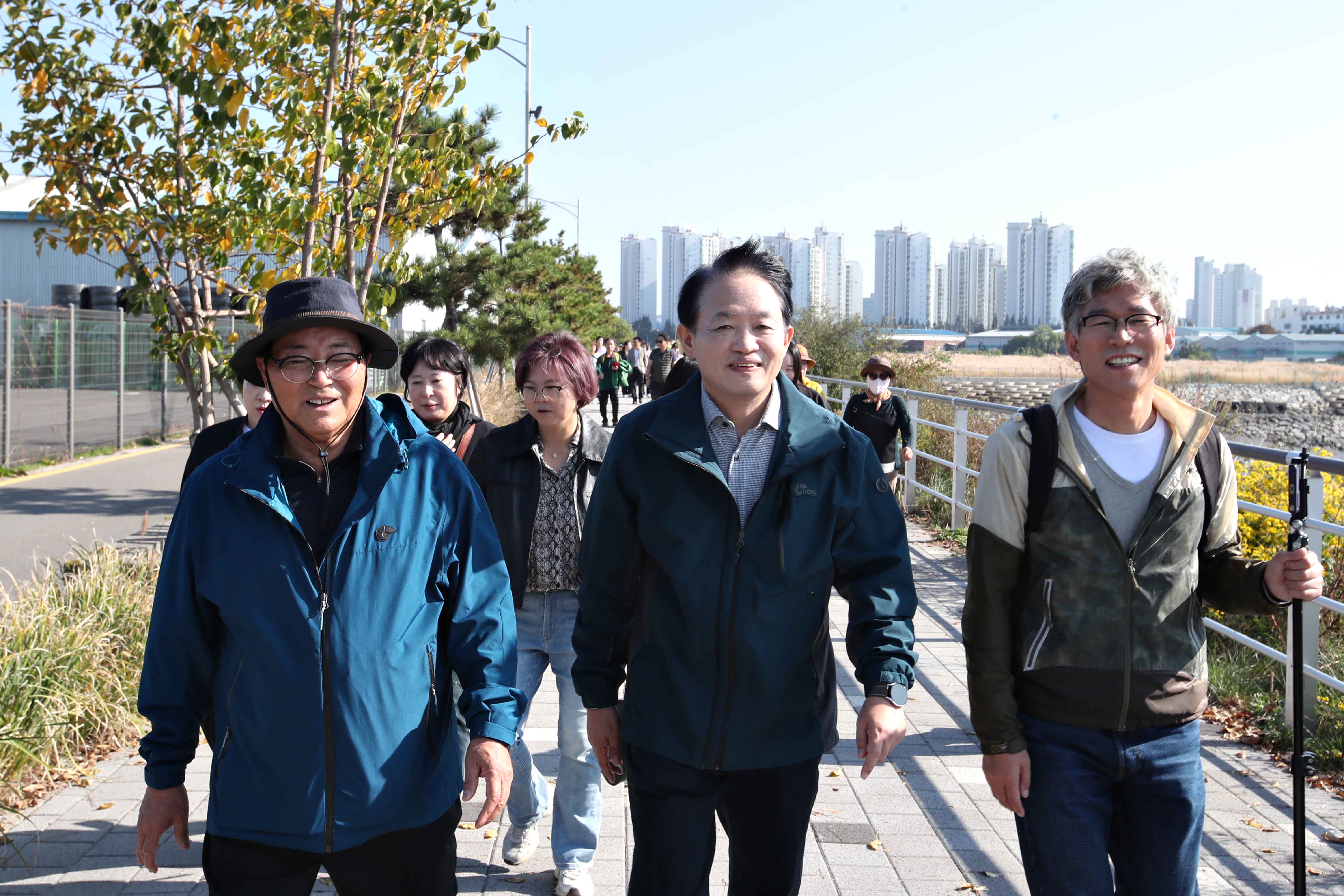 20241103_화수정원마을_만석화수해안산책로_걷기_행사_(5).jpg 이미지