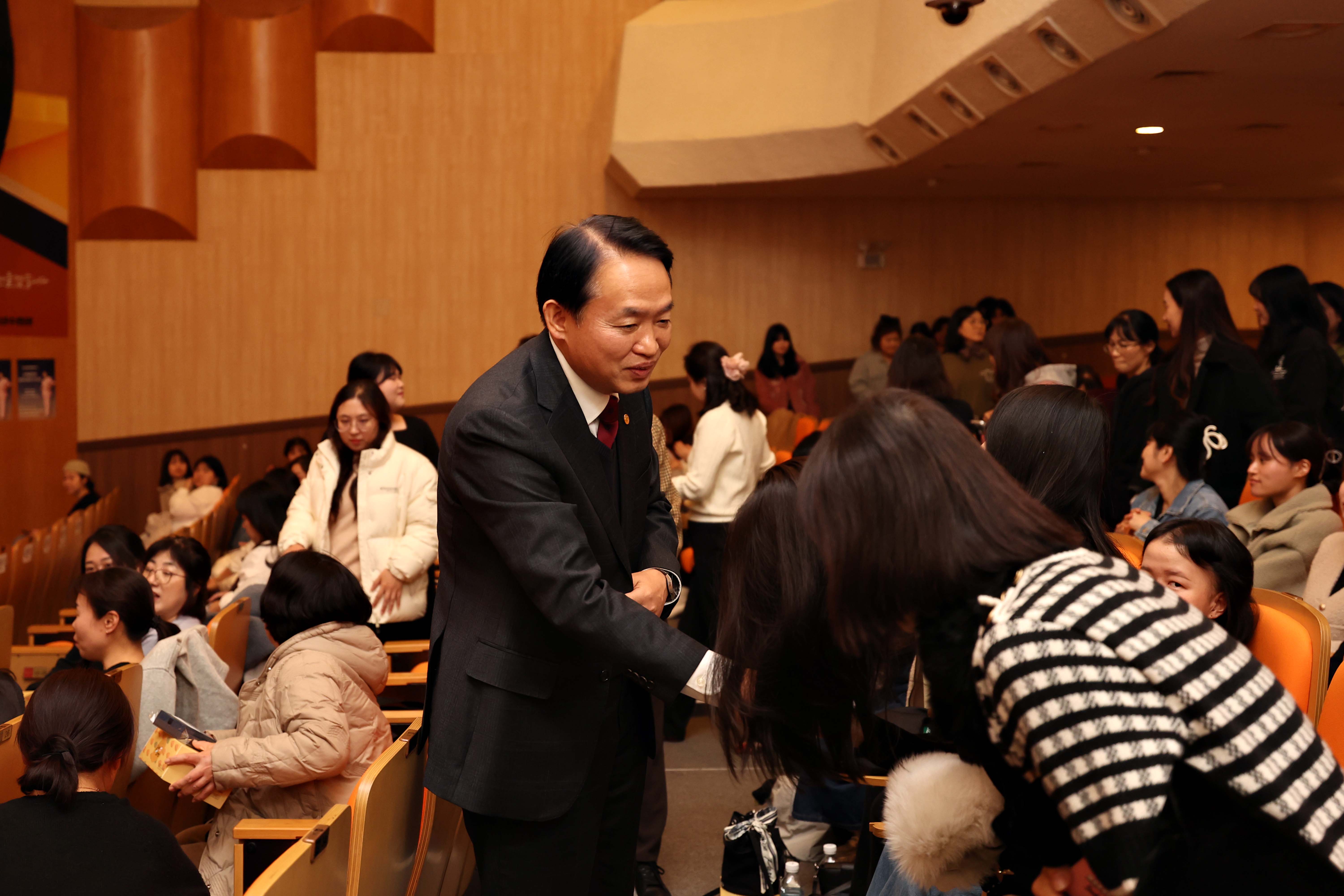 20241121_동구보육교직원_힐링_토크콘서트8.jpg 이미지