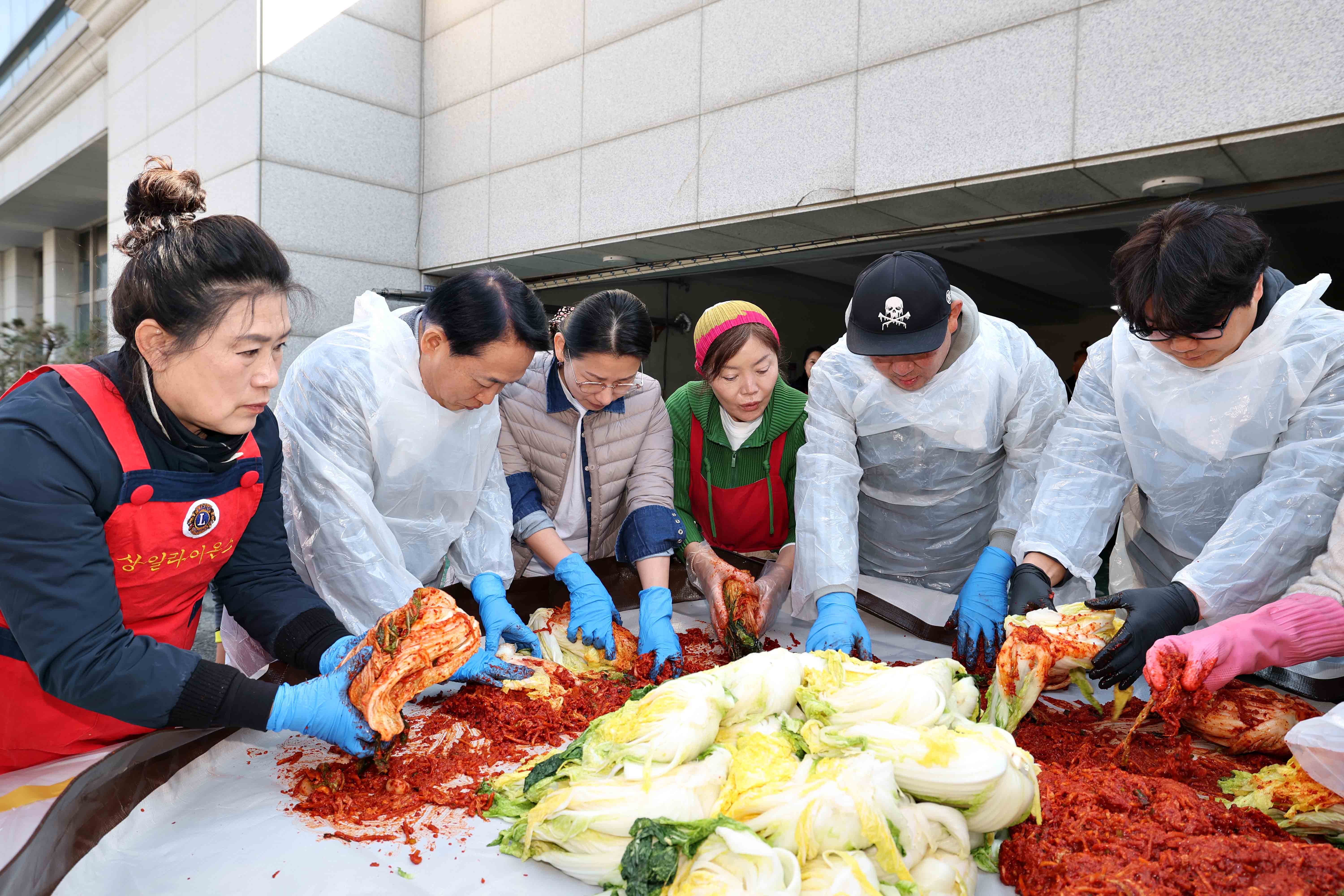 20241123_국제라이온스협회_354-F(인천)지구_제2지역_김장김치_나눔5.jpg 이미지