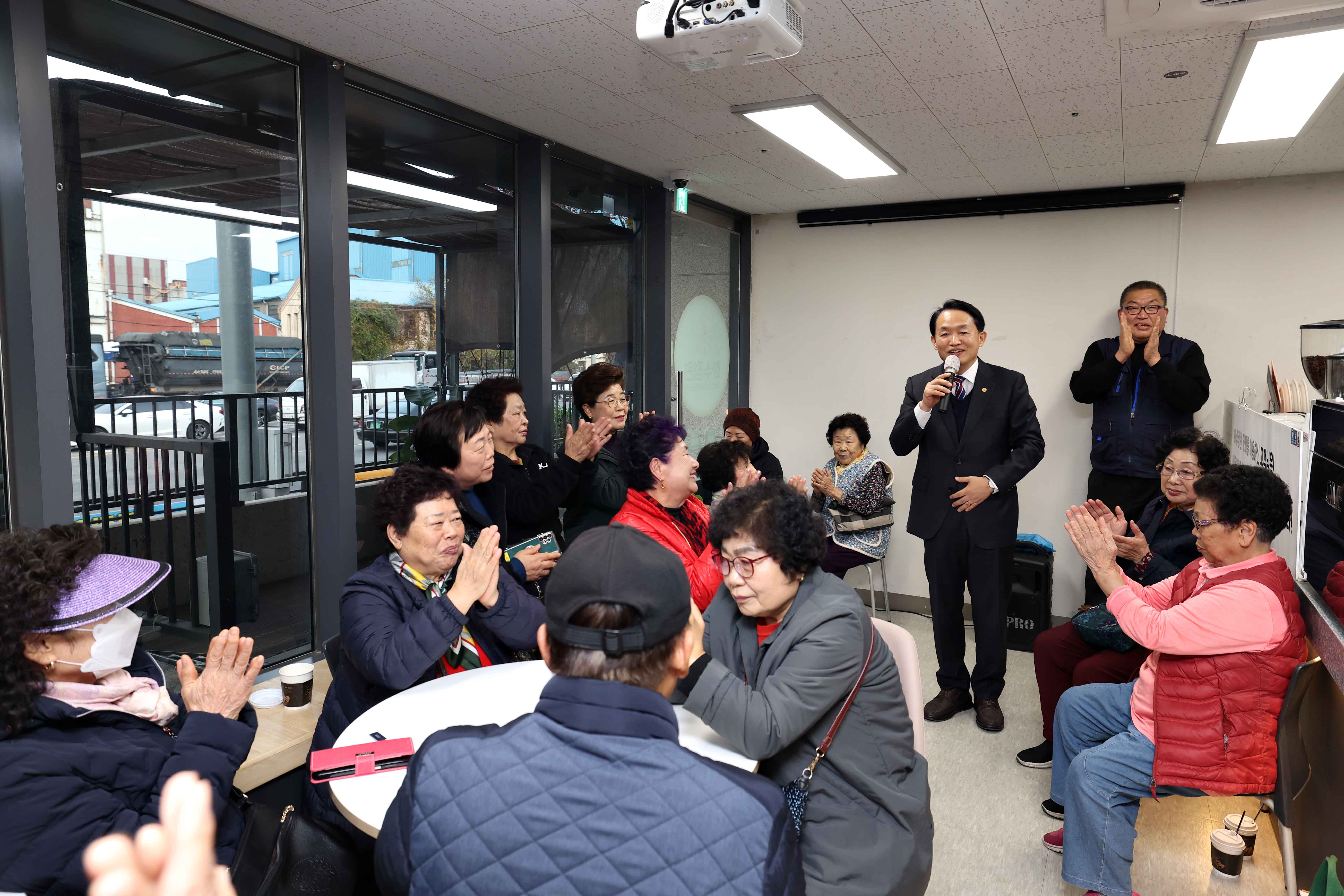 20241125_화수정원마을_그린자전거_선포식_및_사진_전시회3.jpg 이미지