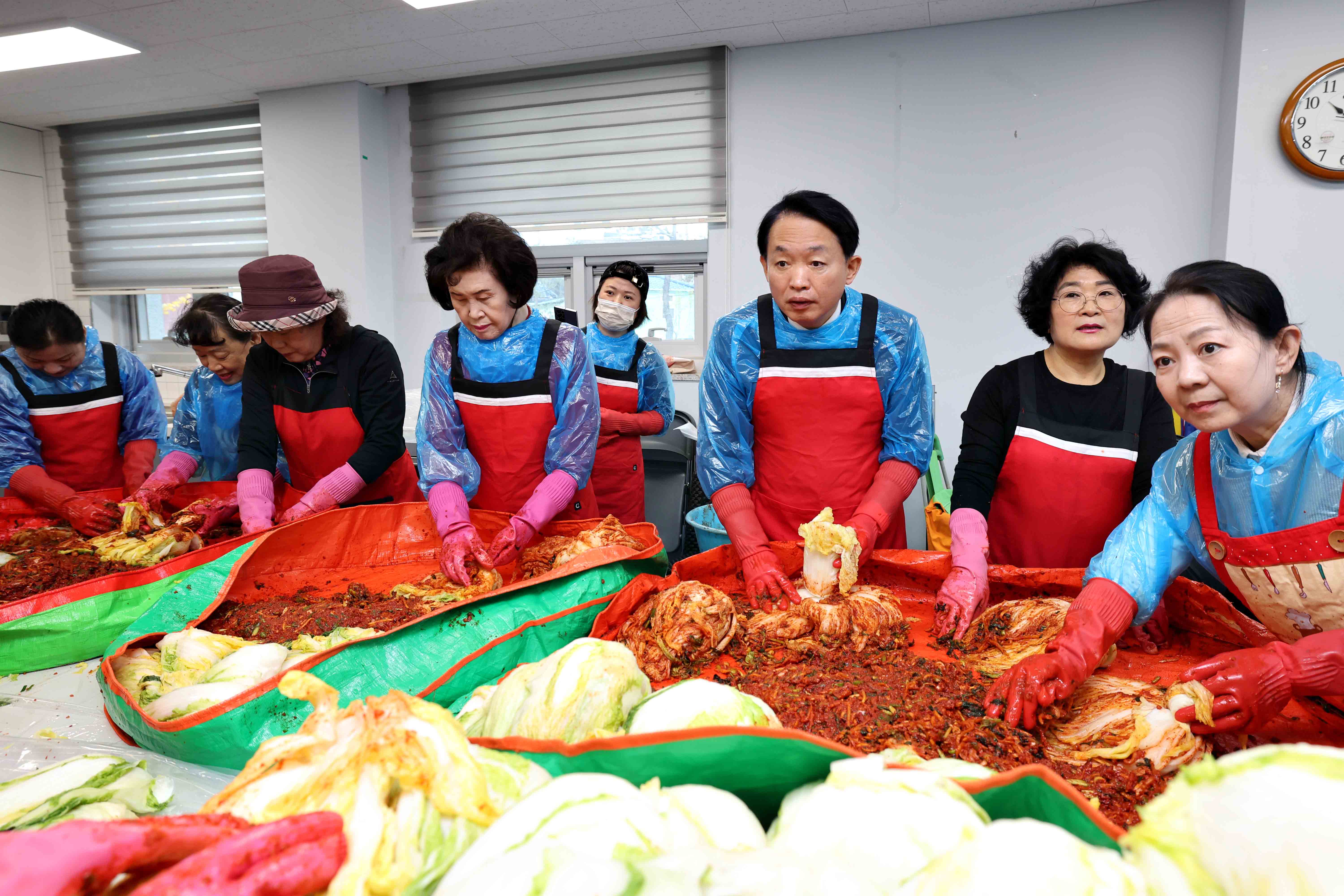 20241126_여성단체협의회_김장_행사3.jpg 이미지