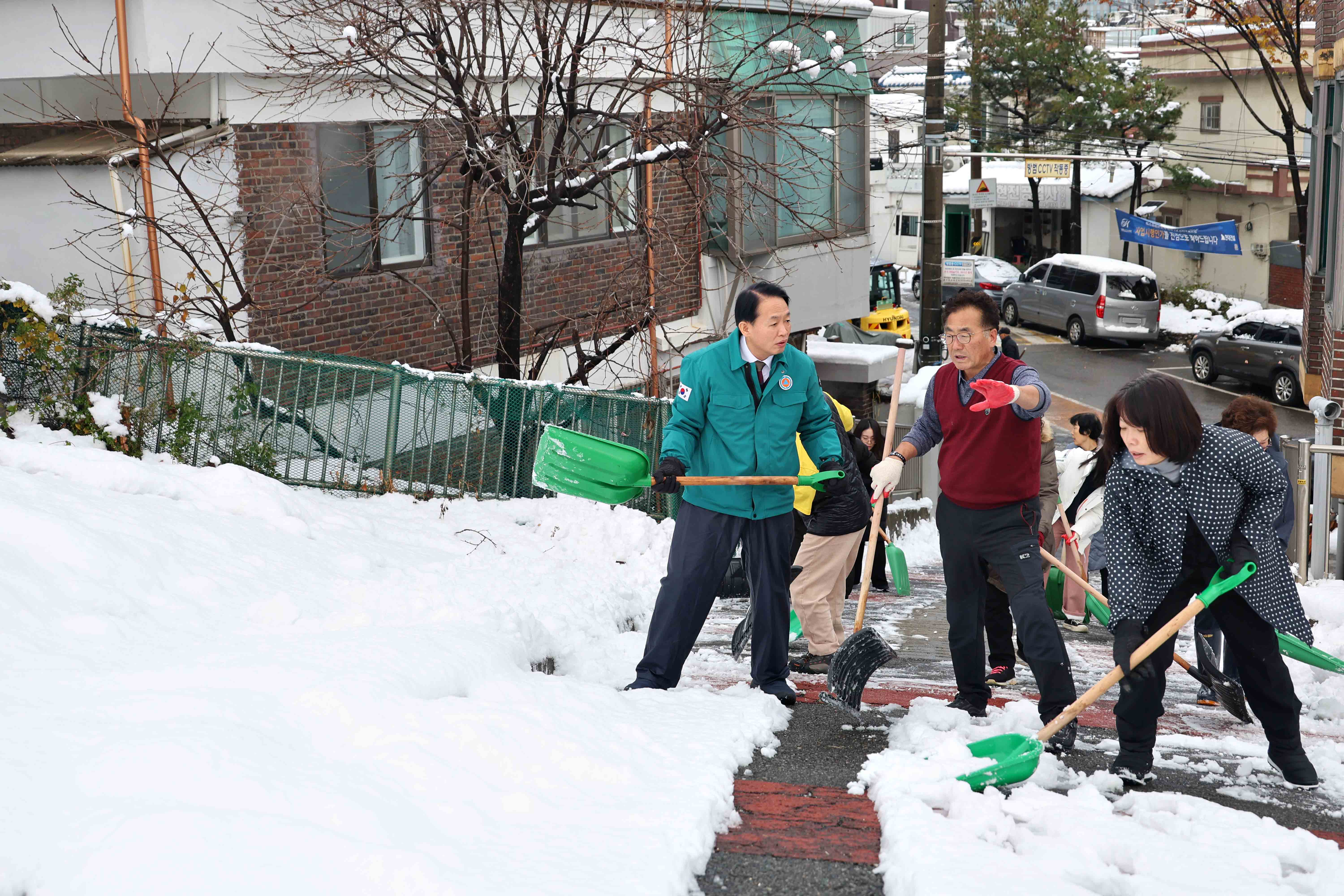 20241128_동구_관내_제설작업5.jpg 이미지