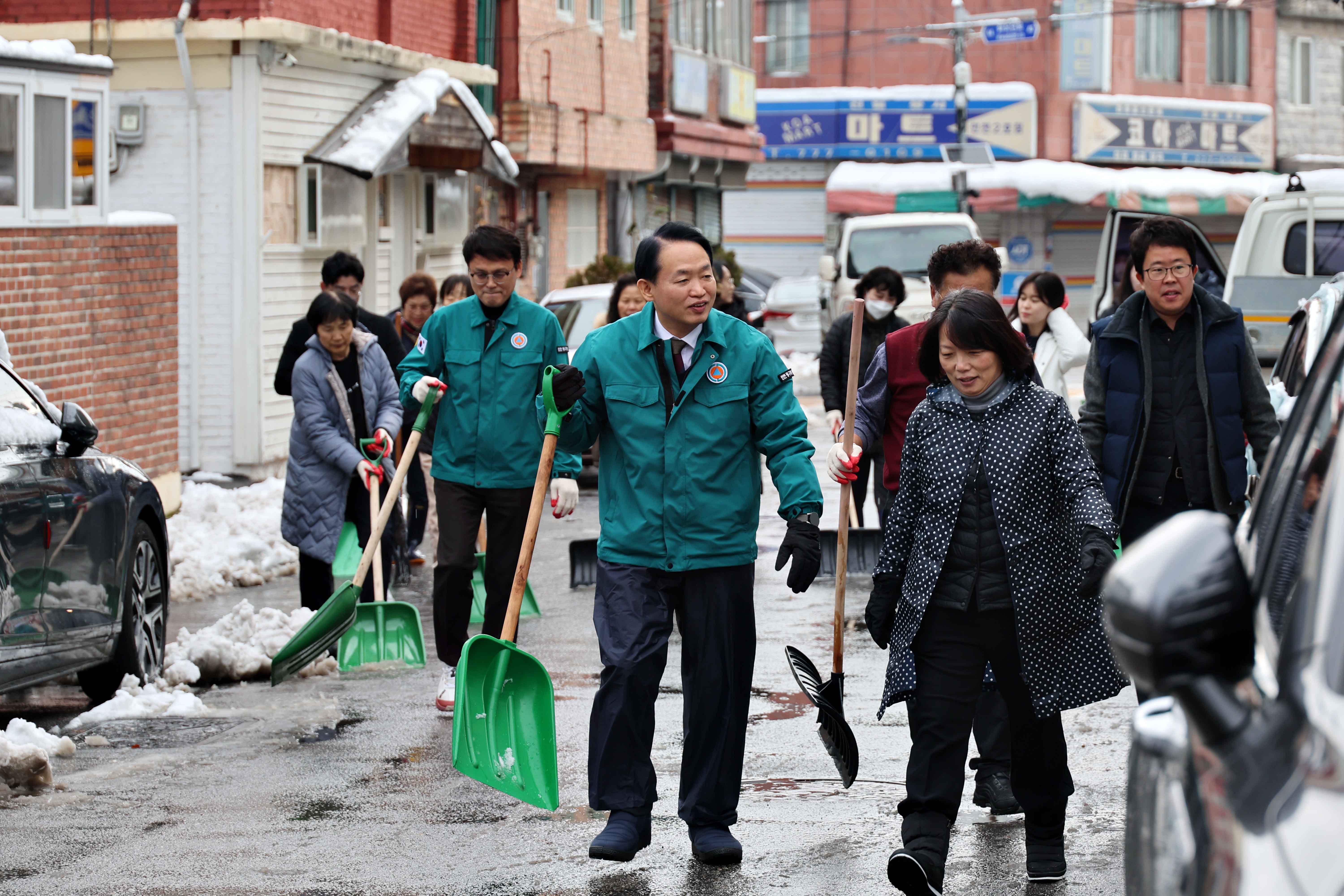 20241128_동구_관내_제설작업9.jpg 이미지