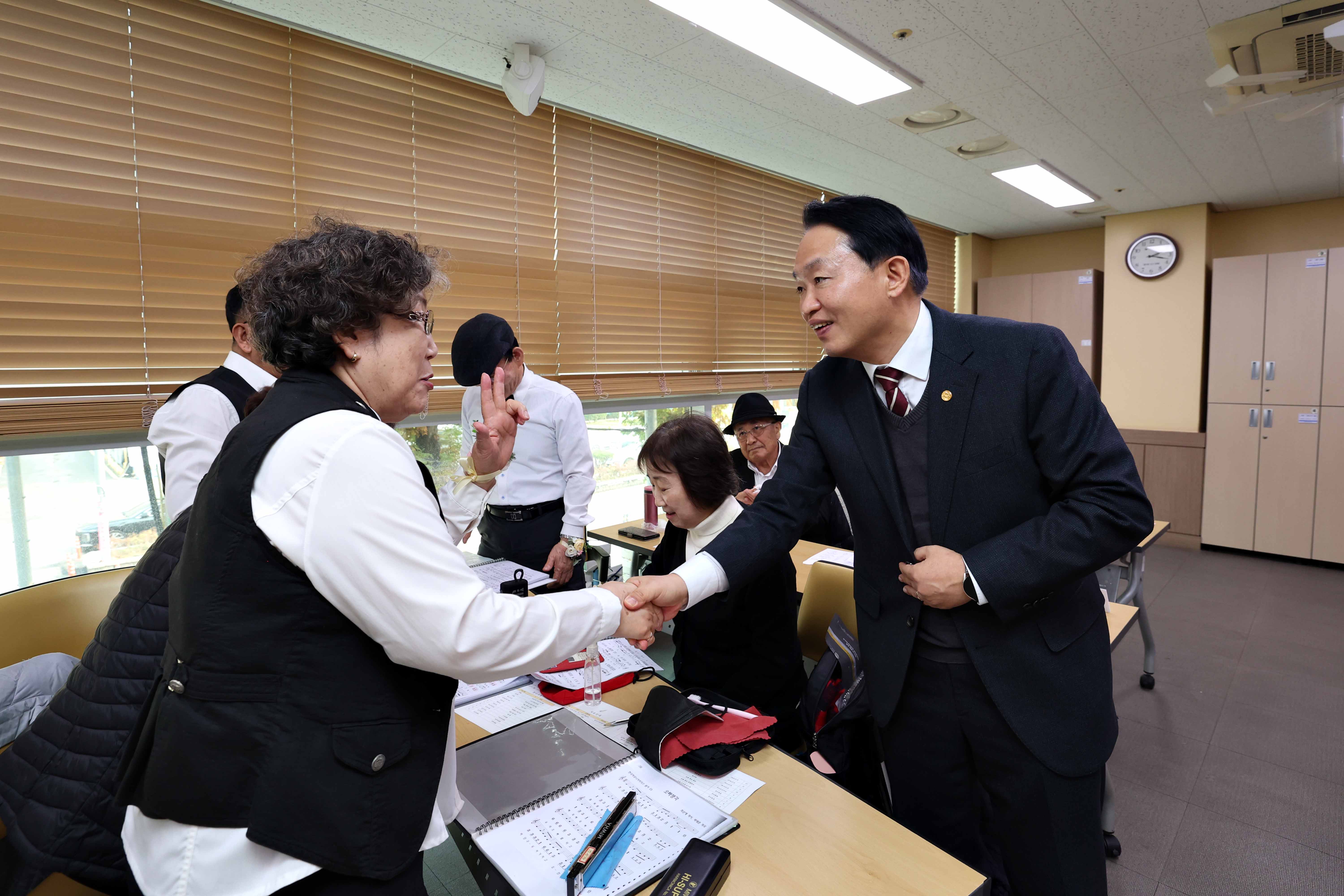 20241202_노인복지관_사회교육_성과발표회6.jpg 이미지