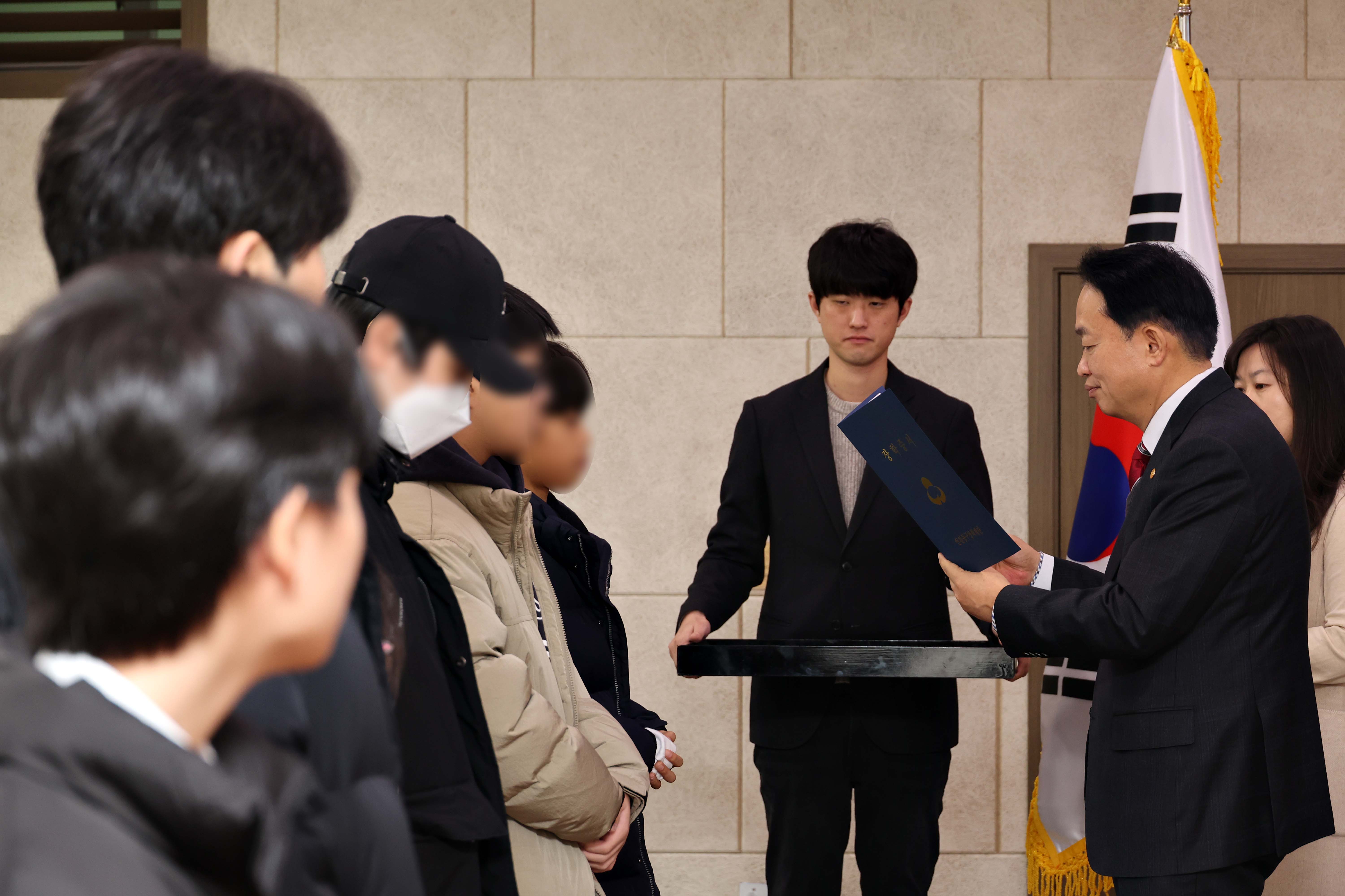 20241221_2024년도_희망드림_장학생_장학증서_수여식4.jpg 이미지