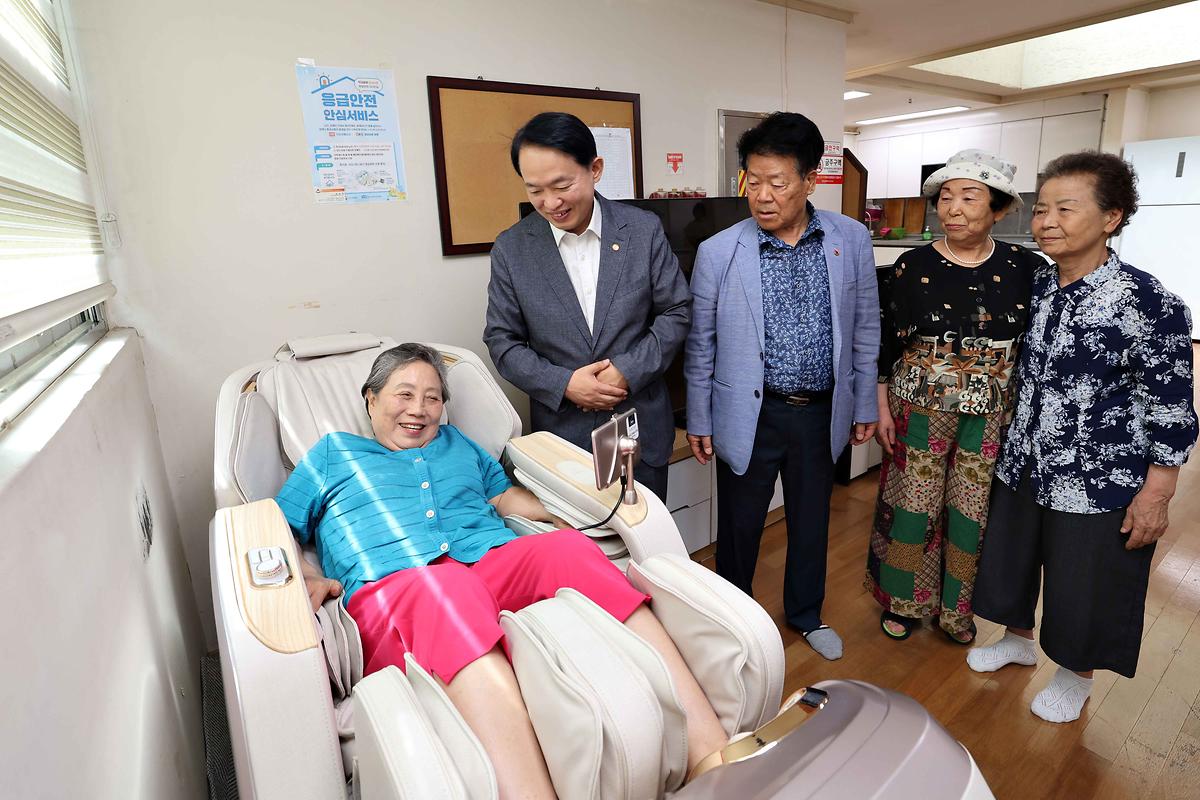 경로당 안마의자 지원 관련 현장방문 사진