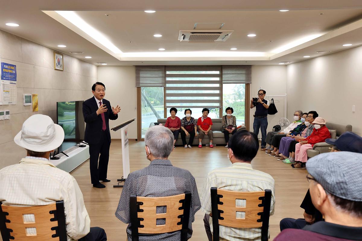 추석맞이 경로당 방문 사진