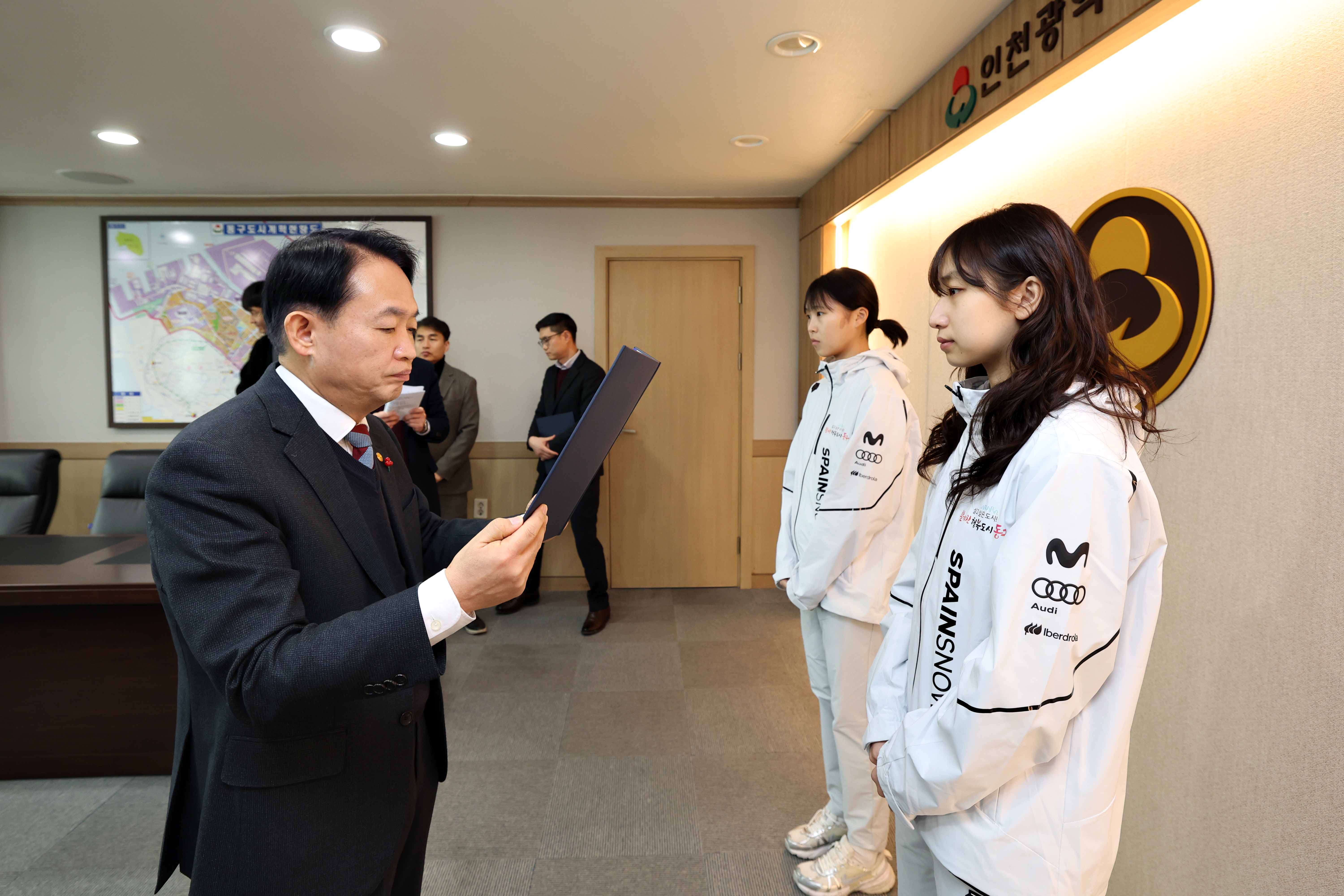 20250107_태권도부_선수_임용장_수여식2.jpg 이미지