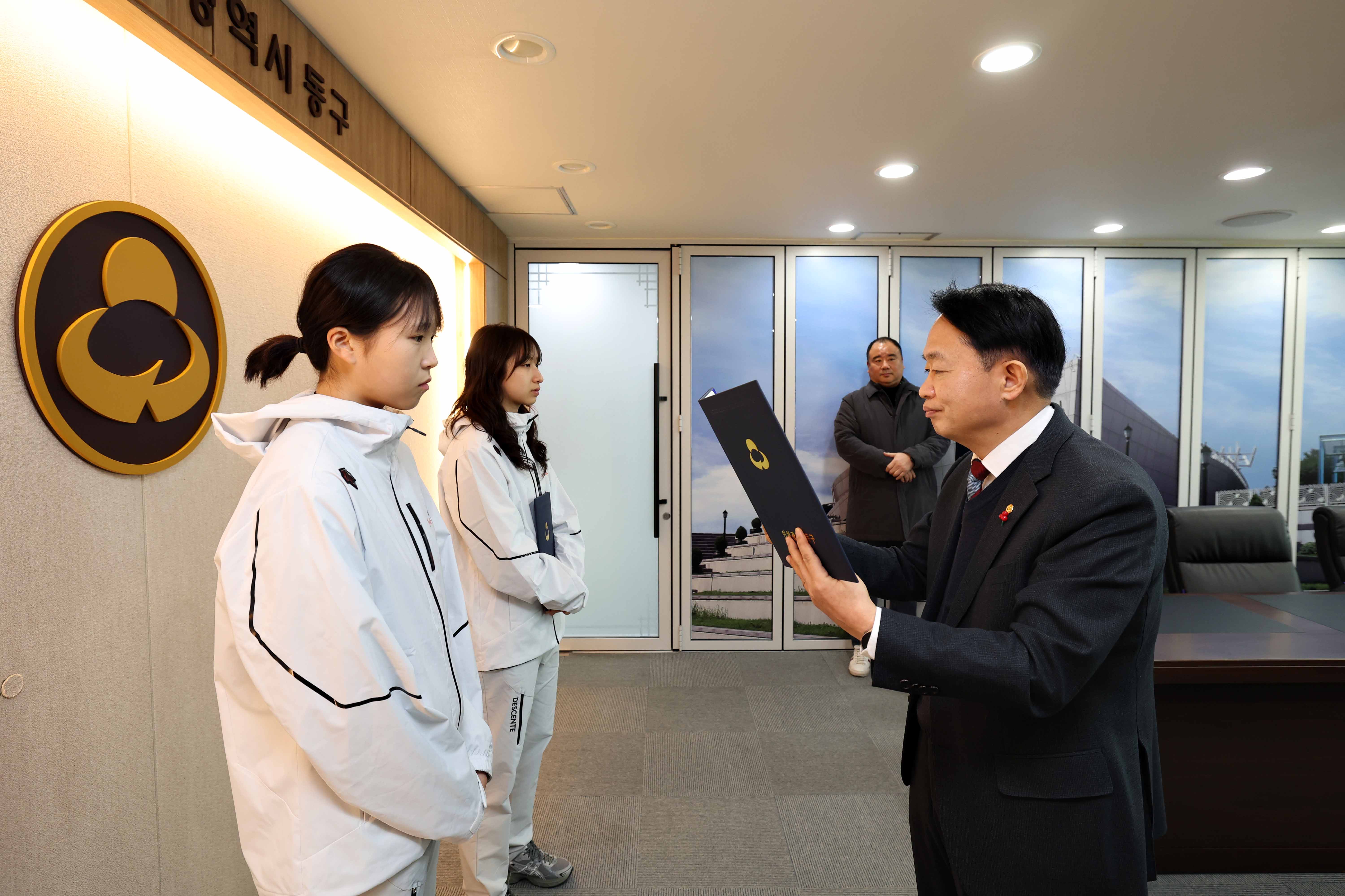 20250107_태권도부_선수_임용장_수여식3.jpg 이미지