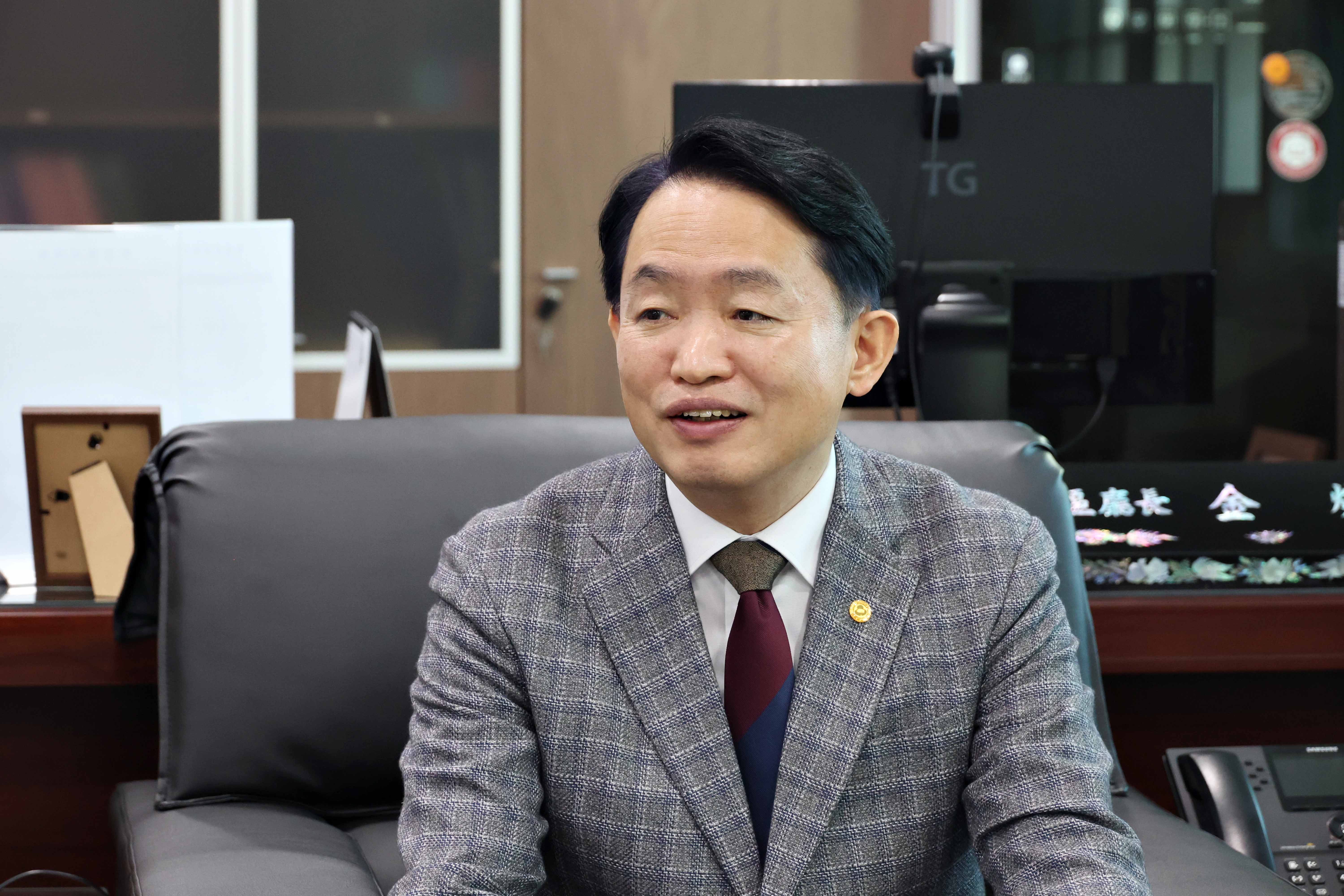 20250108_언론사_인터뷰_HKJ_1728.jpg 이미지
