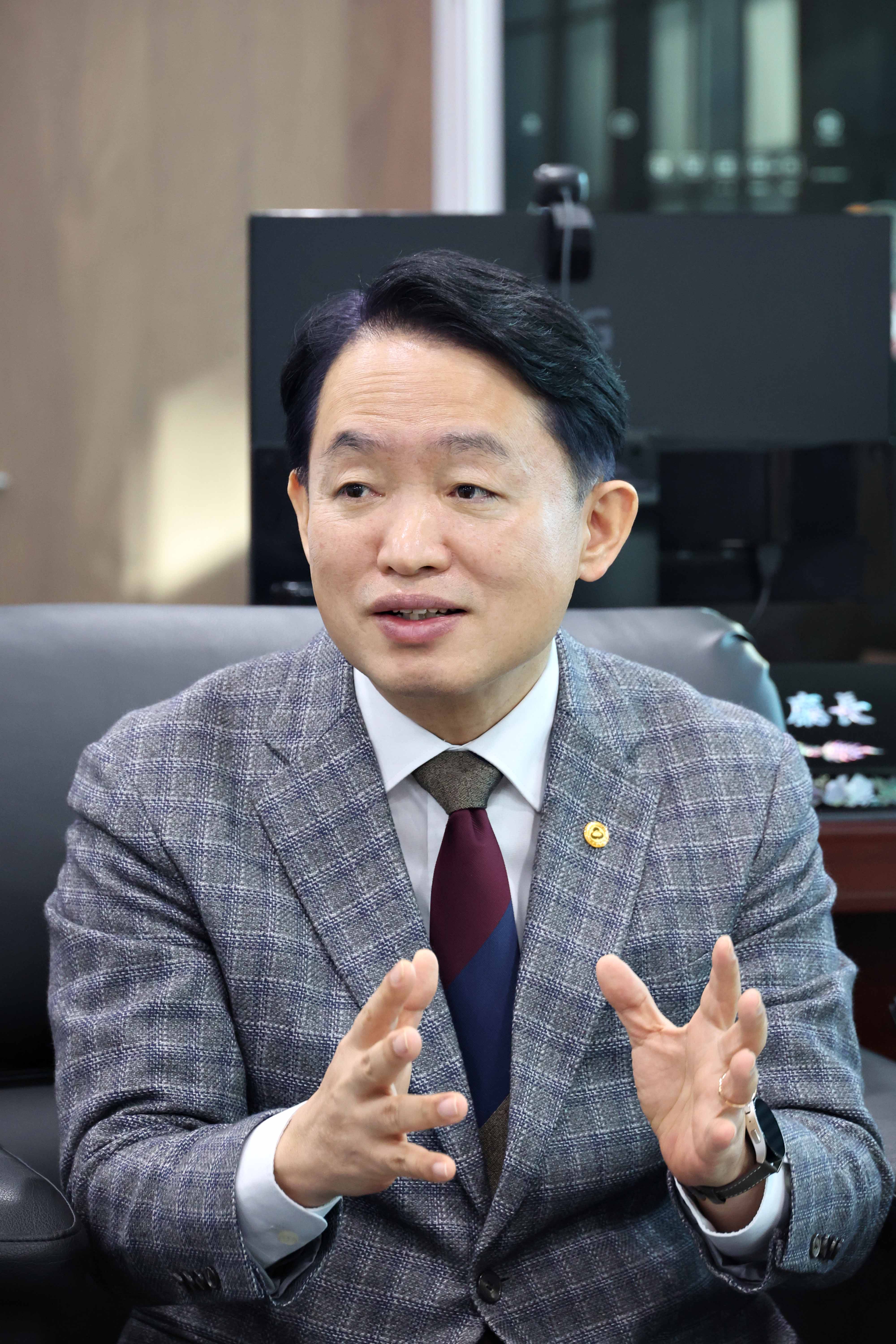 20250108_언론사_인터뷰_HKJ_2105.jpg 이미지