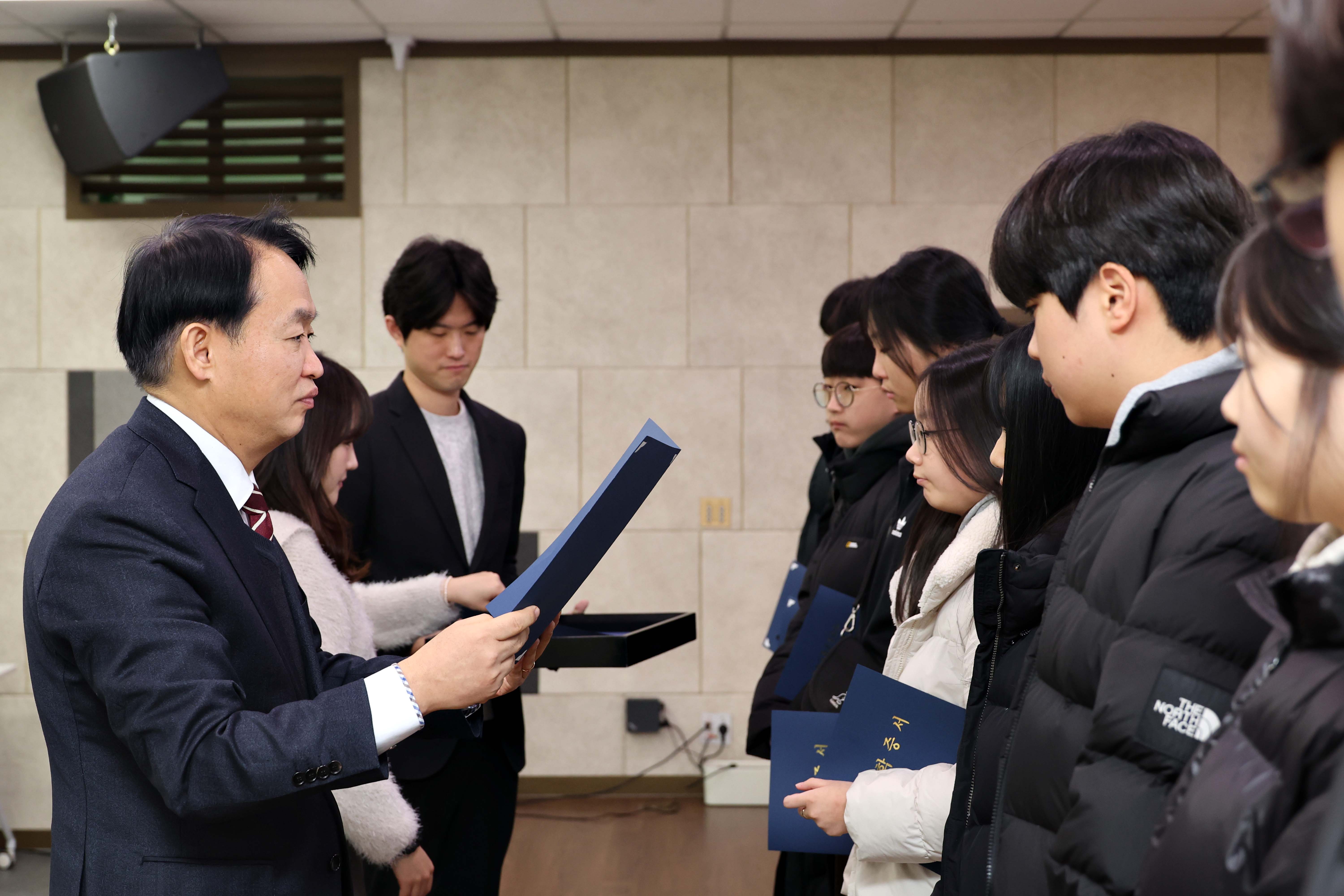 20250118_2025년도_글로벌리더_장학생_장학증서_수여식9.jpg 이미지