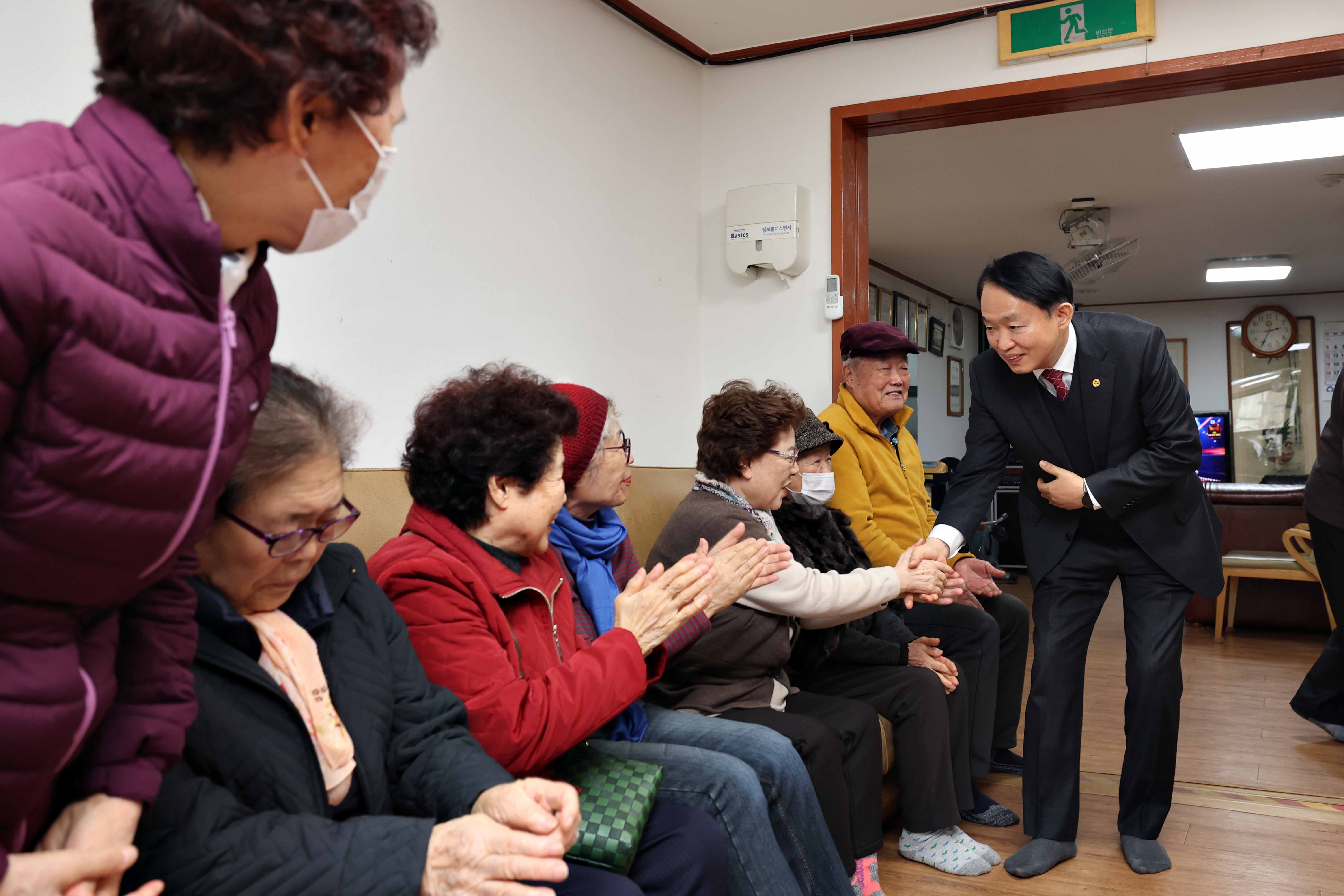 20250121_설맞이_경로당_방문13.jpg 이미지