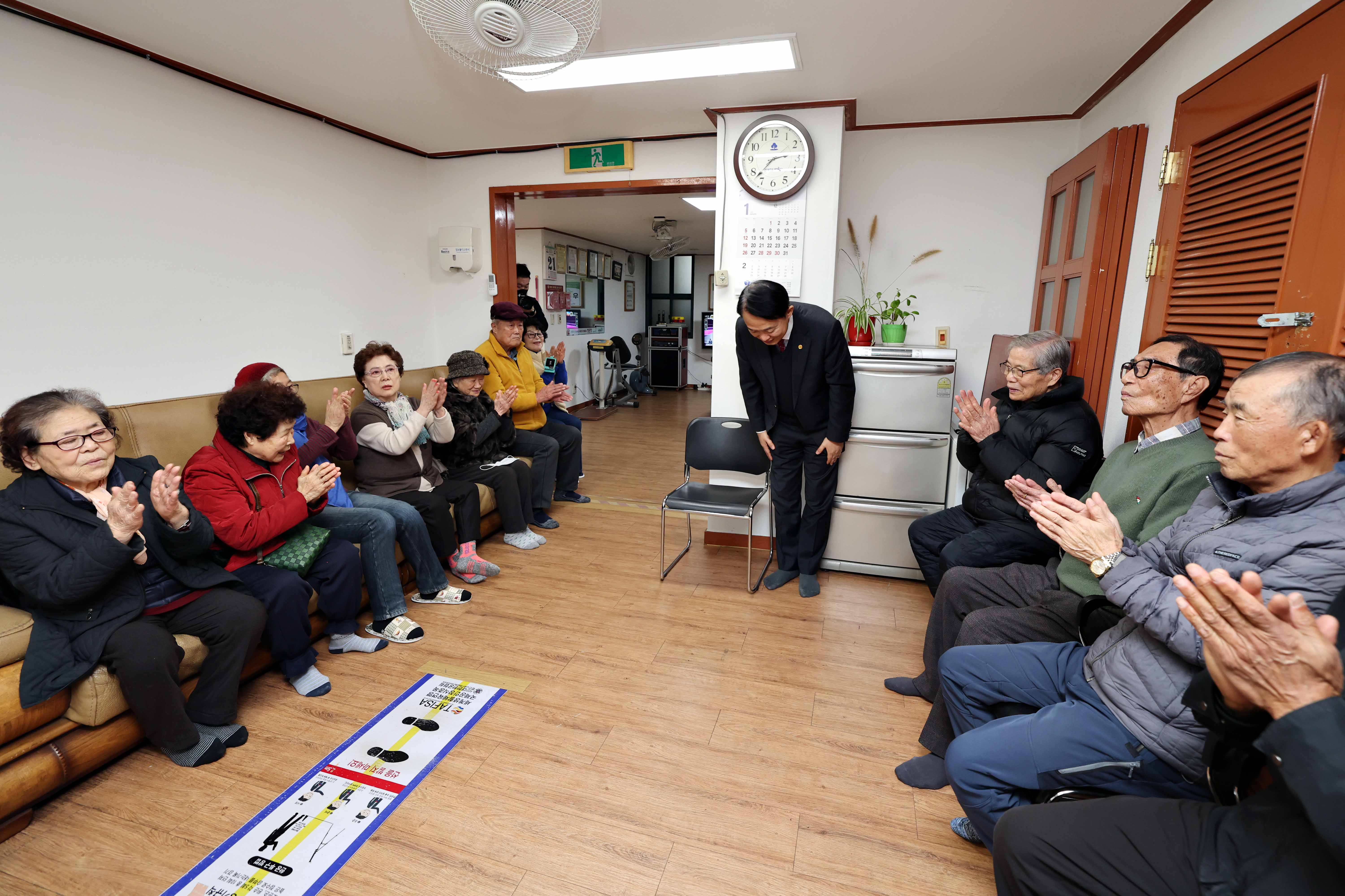 20250121_설맞이_경로당_방문6.jpg 이미지