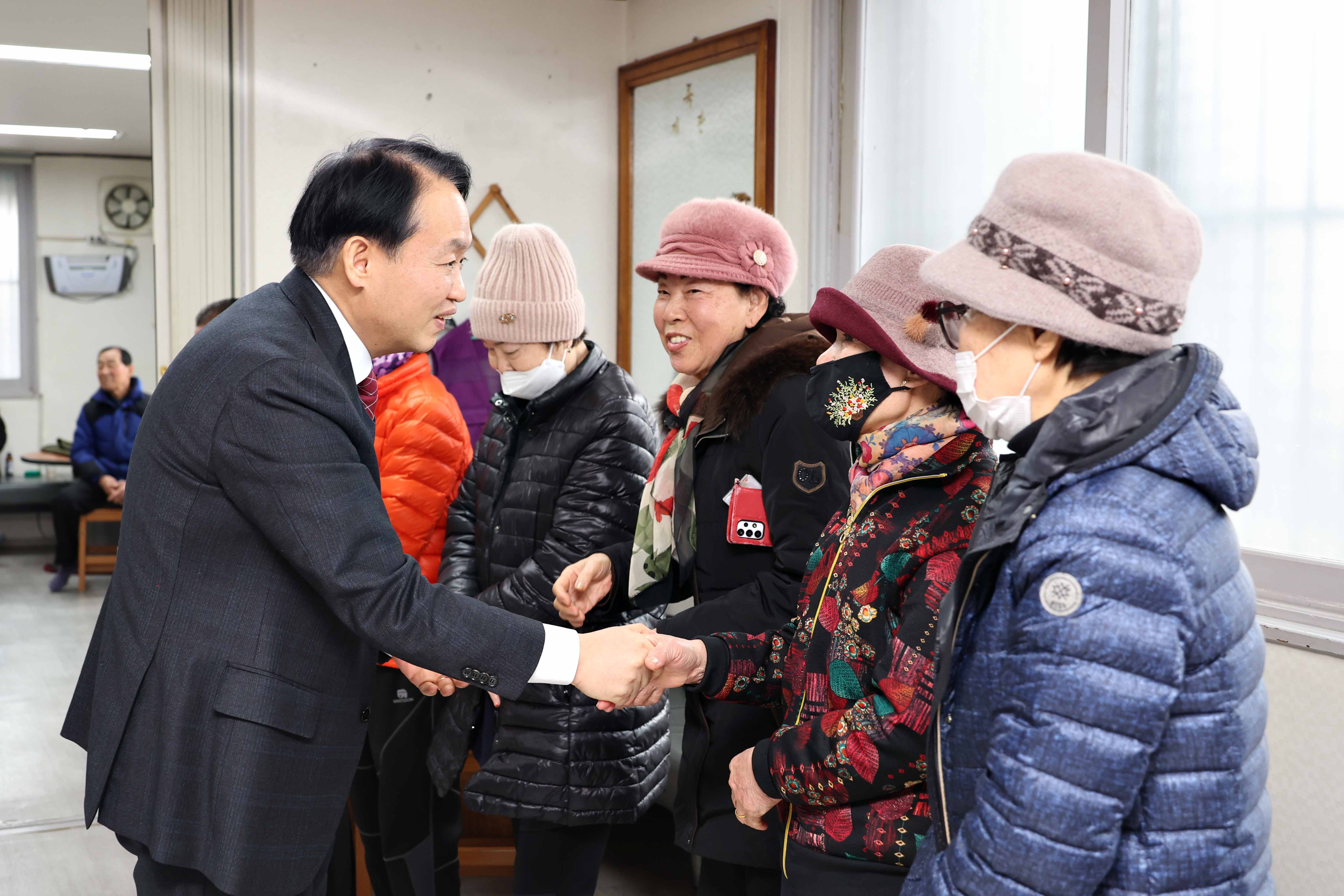 20250121_설맞이_경로당_방문8.jpg 이미지