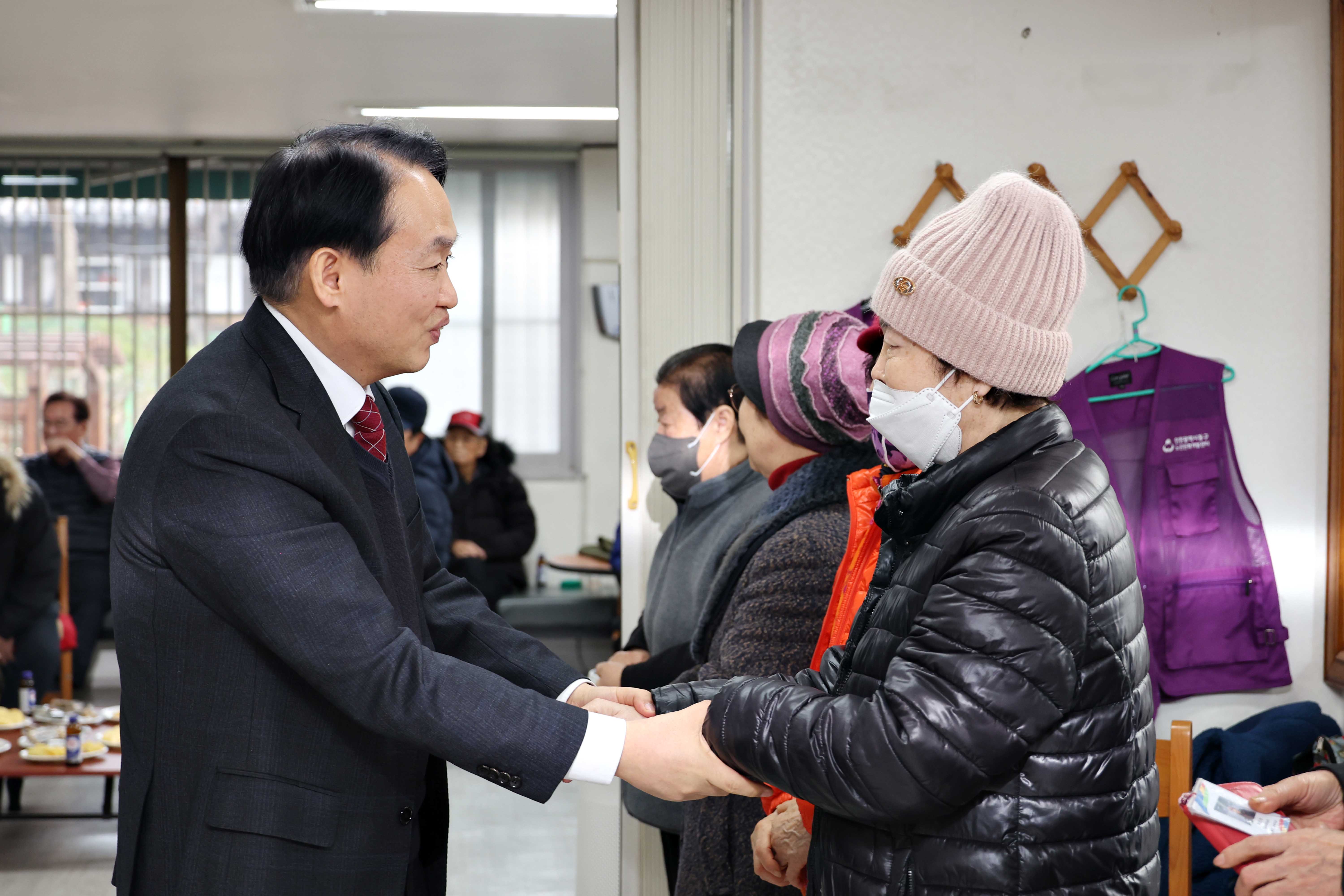 20250121_설맞이_경로당_방문9.jpg 이미지