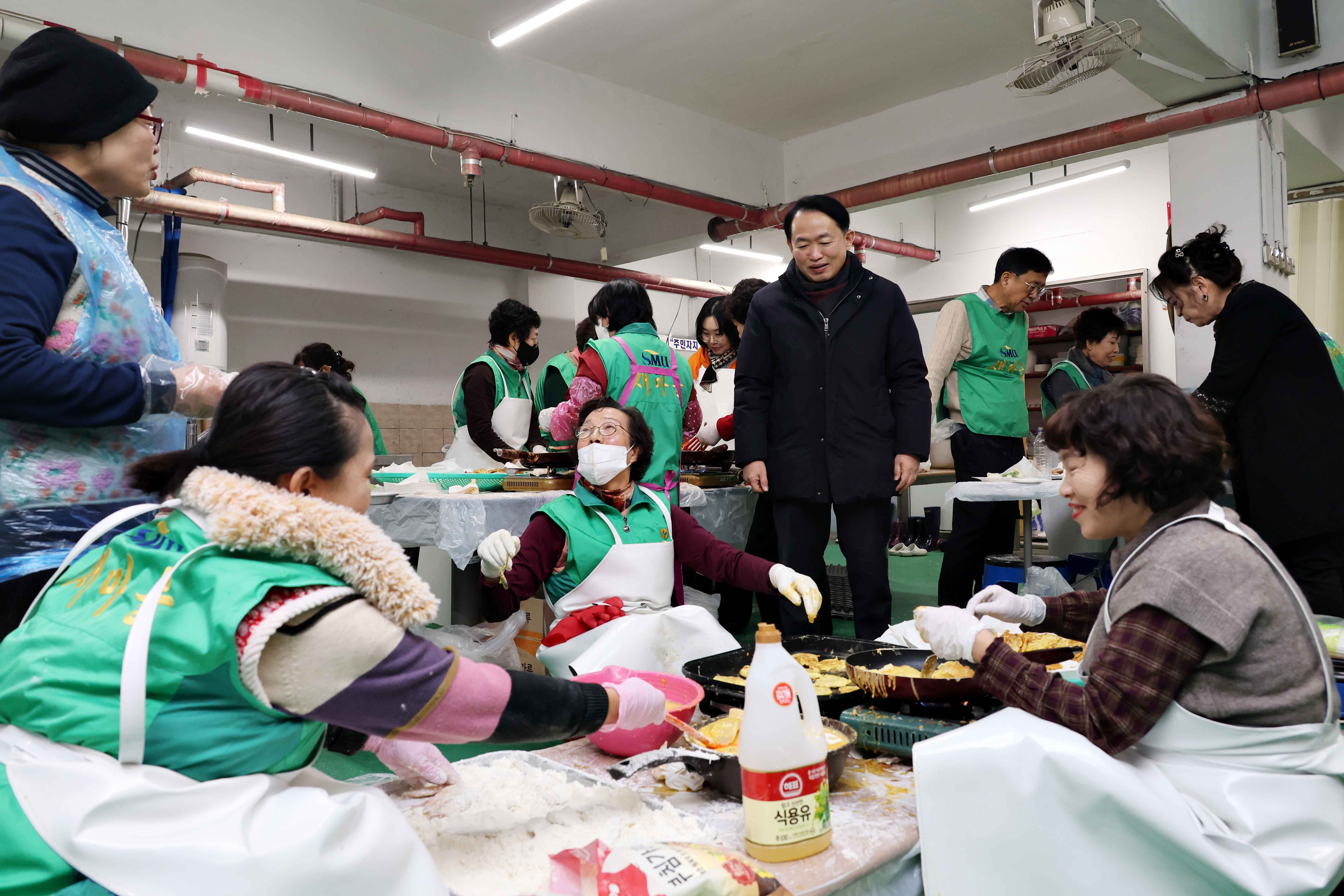 20250124_화수2동_모듬전_떡_나눔_행사4.jpg 이미지
