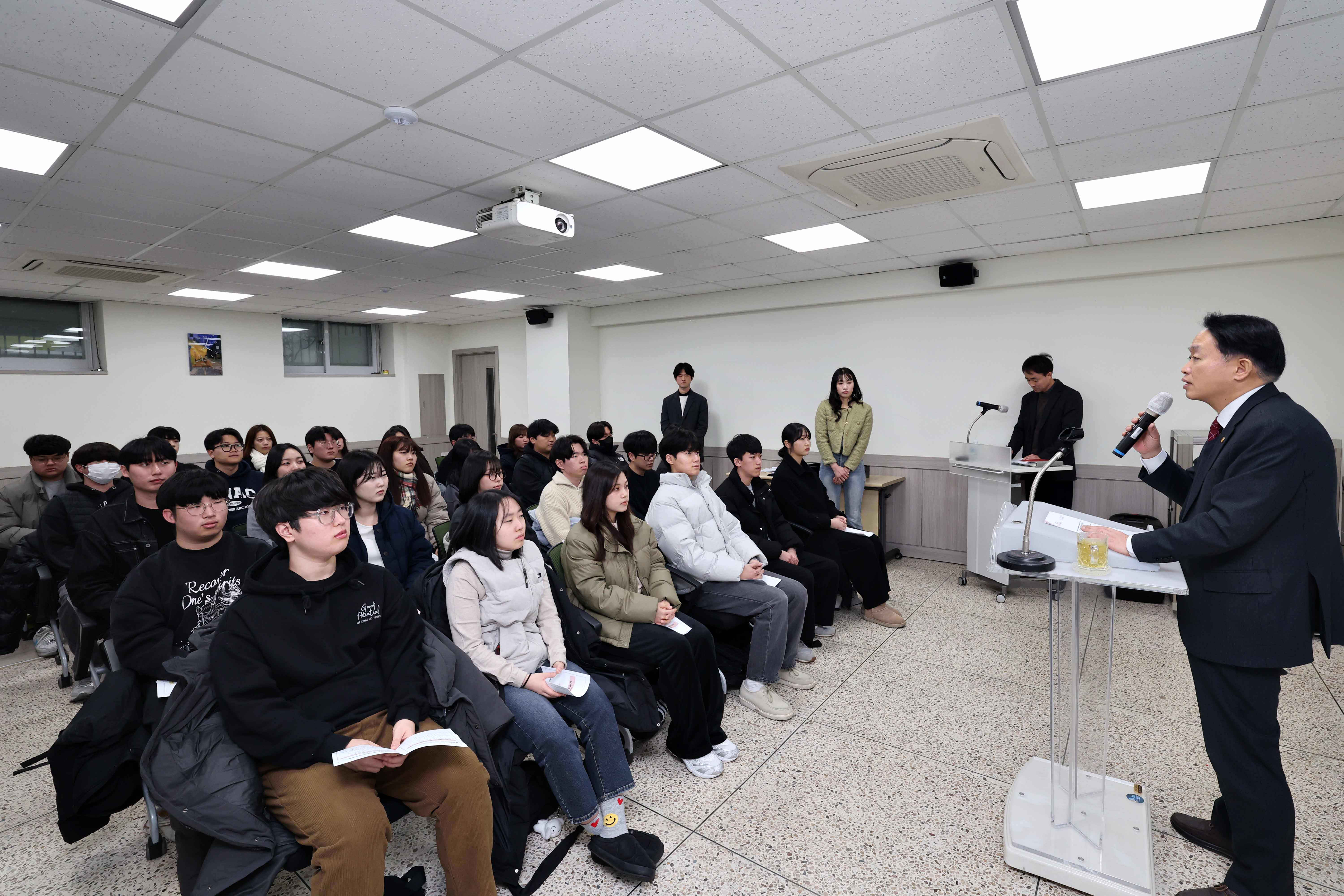 20250206_2025년도_근로장학생_장학증서_수여식6.jpg 이미지