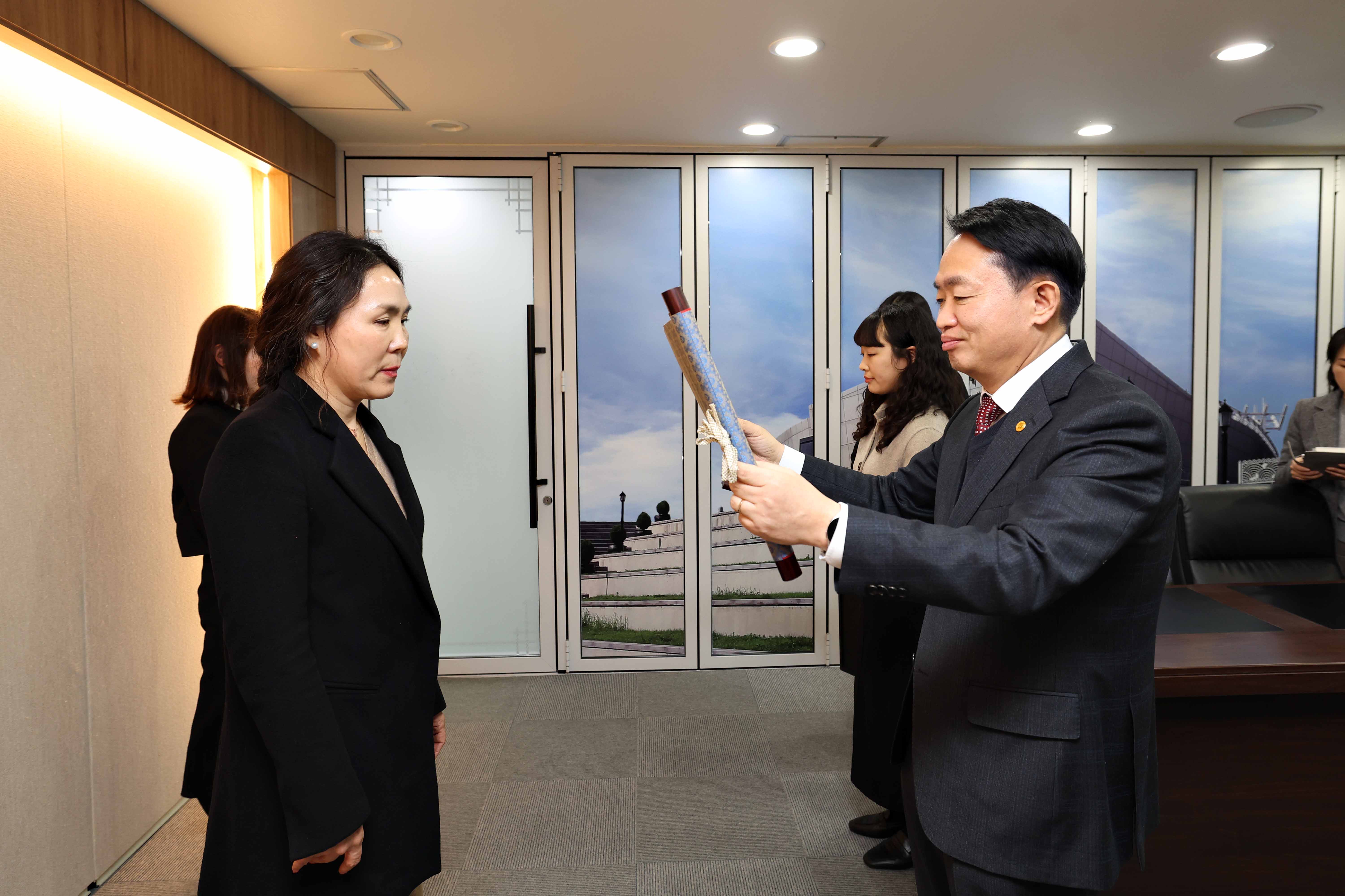 20250214_임용장_수여식6.jpg 이미지
