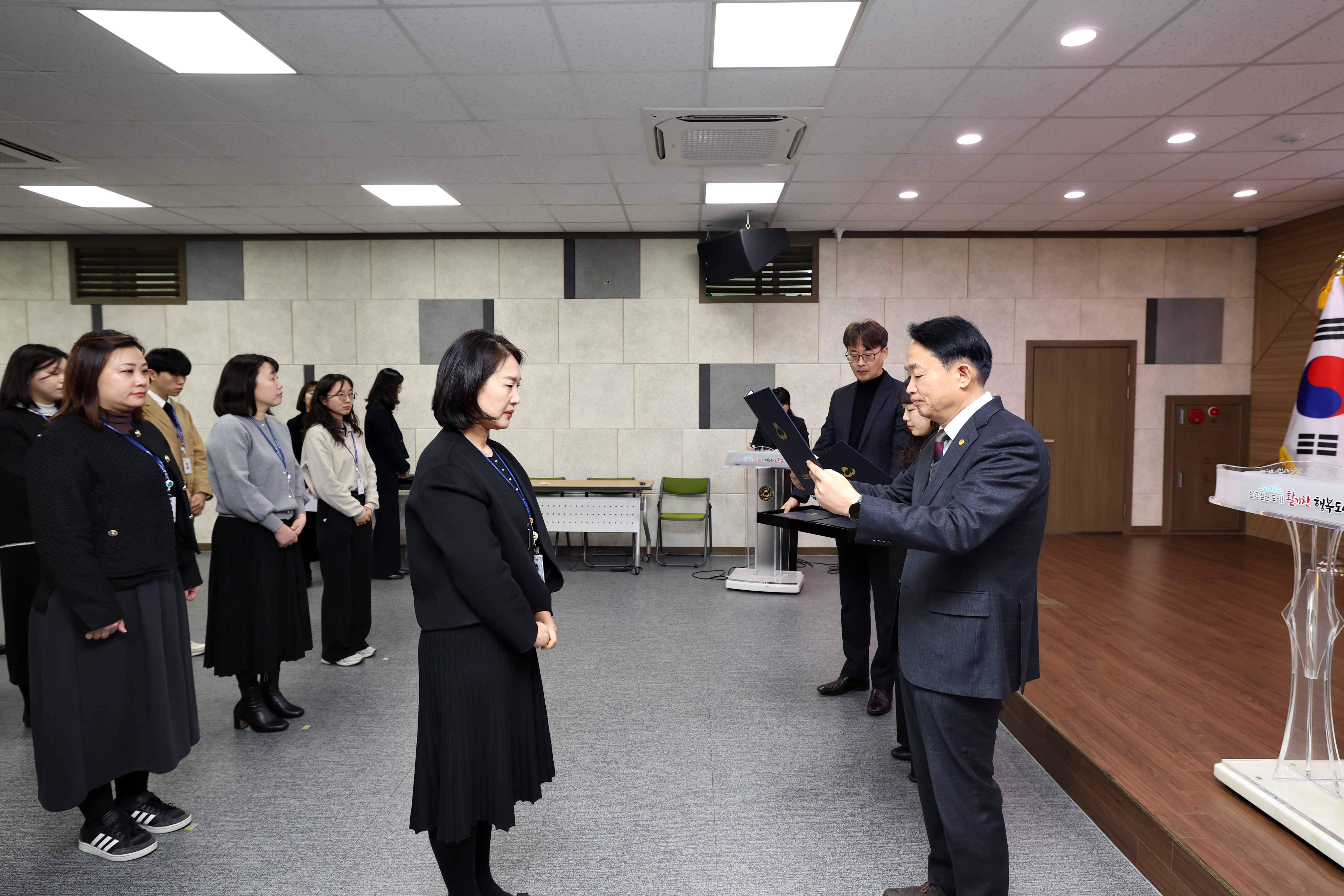 20250217_임용장_수여식2.jpg 이미지
